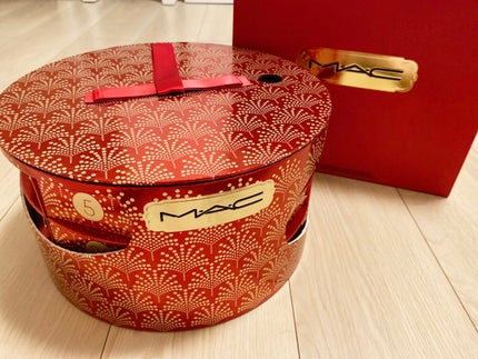 バースティング ウィズ サプライズ アドベント カレンダー/M・A・C/その他キットセットを使ったクチコミ(1枚目)