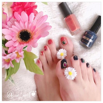 #auフットネイル,#セルフネイル,#シンプルネイル,#おしゃれネイル,#フットネイル,#ヴィンテージネイル,#アシメネイル,#ポリッシュネイル,#テラコッタネイル,#ネイビーネイル,#プチプラネイル,#プチプラネイル,#時短ネイルのネイルデザイン