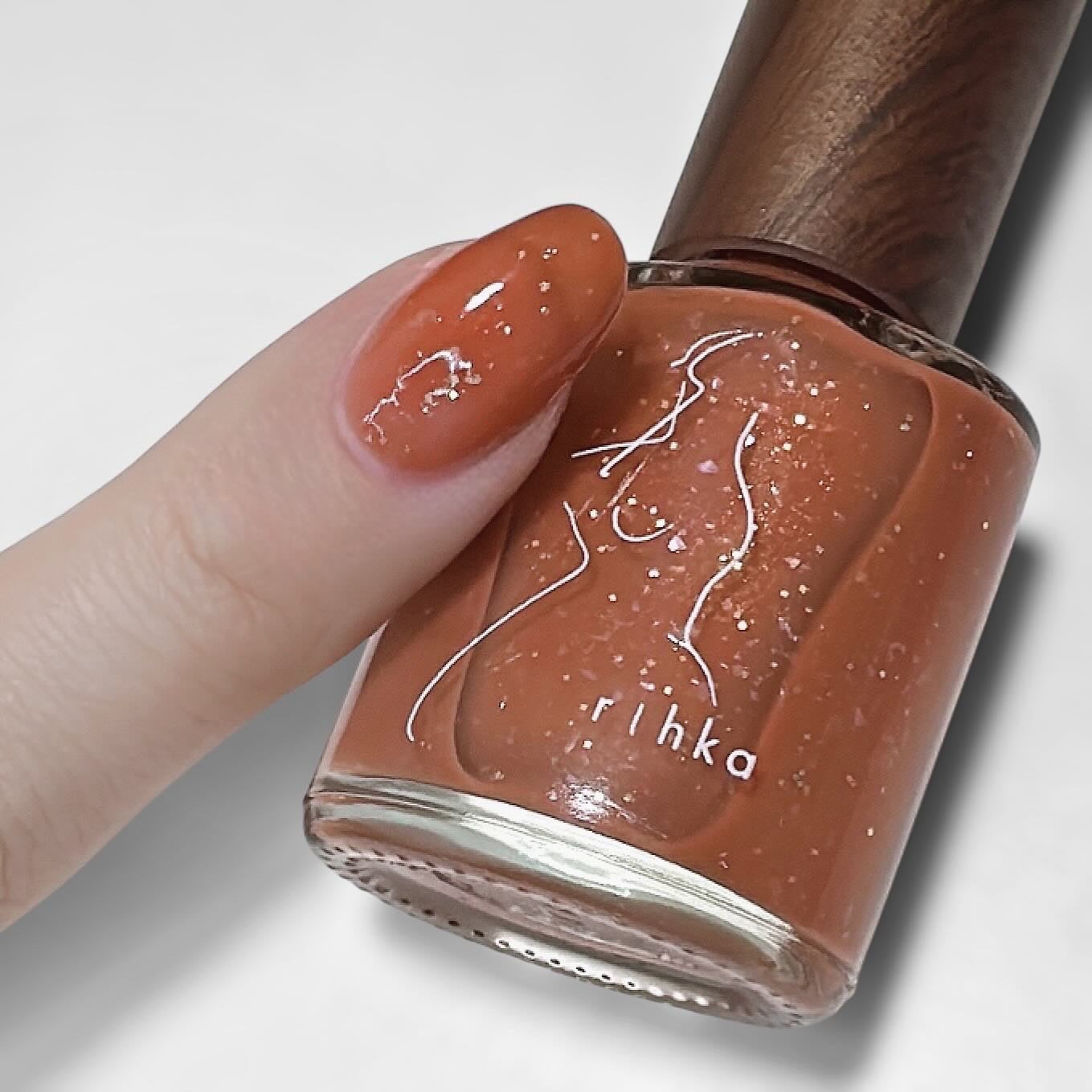 ネイルカラー・マニキュア rihka HOLIDAY CANDY BOX fraise ネイルポリッシュ|rihkaの口コミ - rihka fraise 2度塗り💅 by