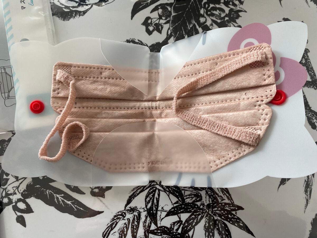 ぷぅぴぃ《紫コス部💜💗》 on LIPS 「マスクをつけるかどうかが個人の自由になっていますが、やっぱりマ..」(3枚目)