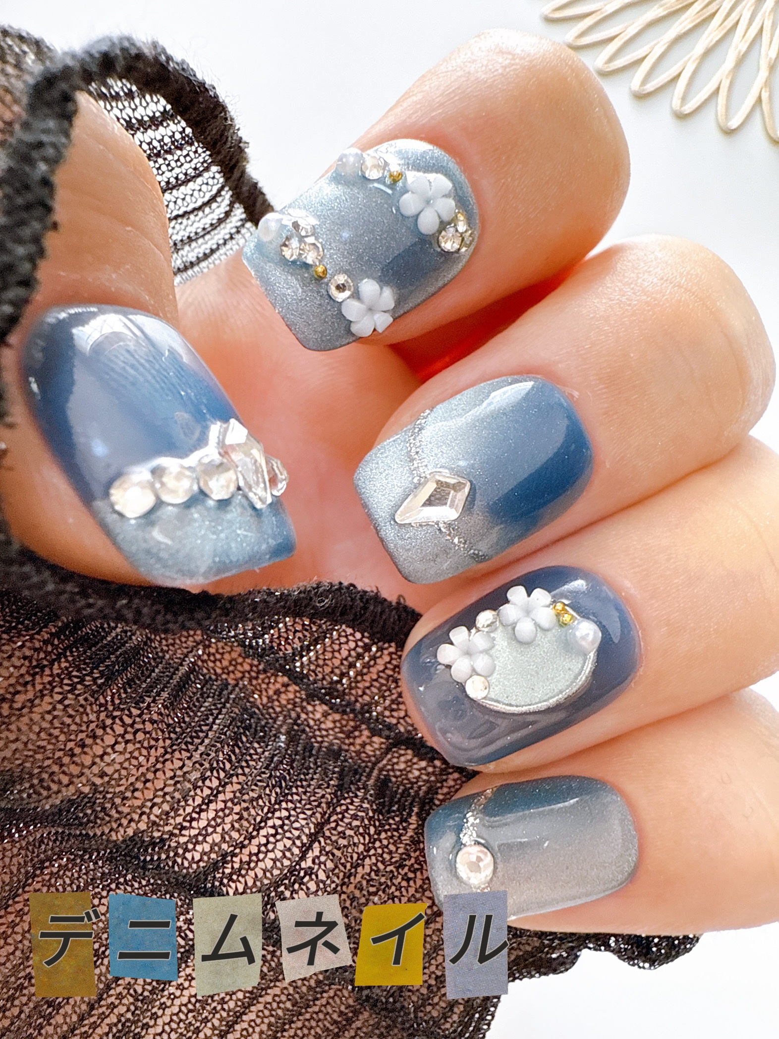 デニムっぽくてカワイイ💖 短いネイルチップだから、お子さんが小さい方にも良さそう😊 どんな洋服にも合いそうだし、 シンプルすぎるのは苦手！でも少しはパーツが欲しい方におすすめだよ🩷
 #ネイルチップ #コスパ最強 #バレンタインレシピ