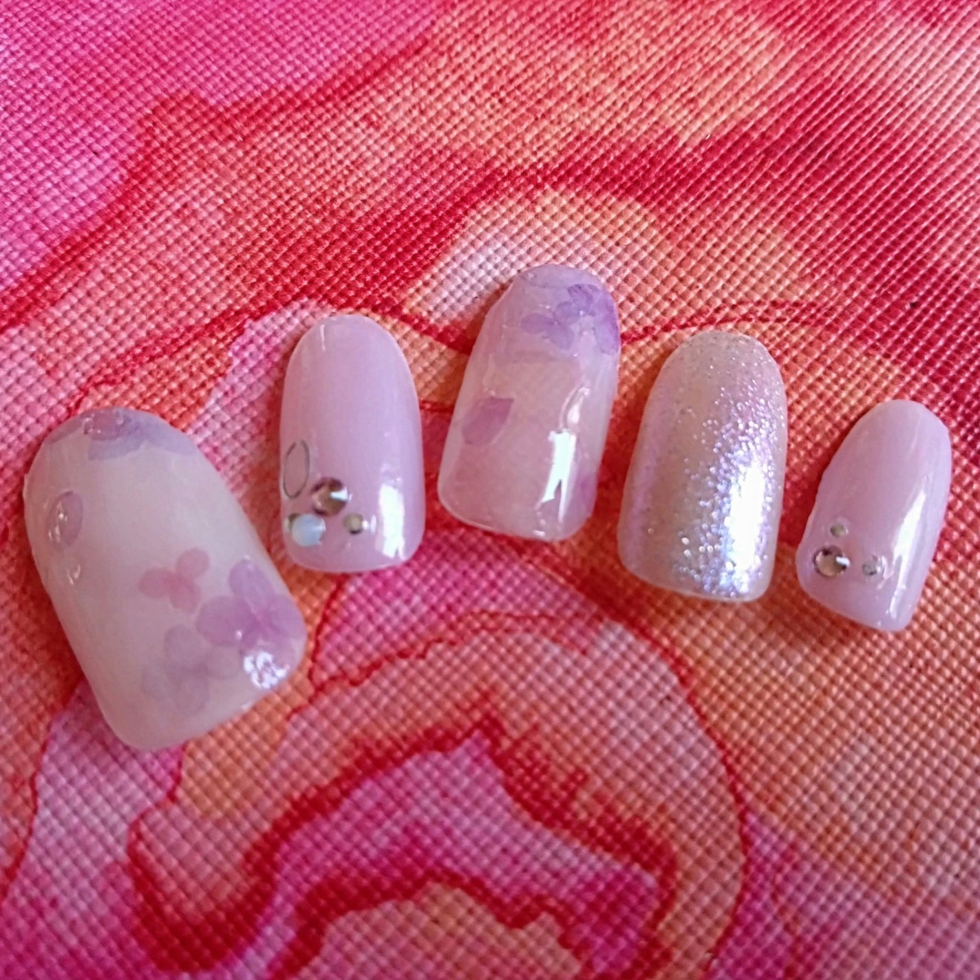 カラフルネイルズ/キャンメイク/マニキュアを使ったクチコミ(2枚目)