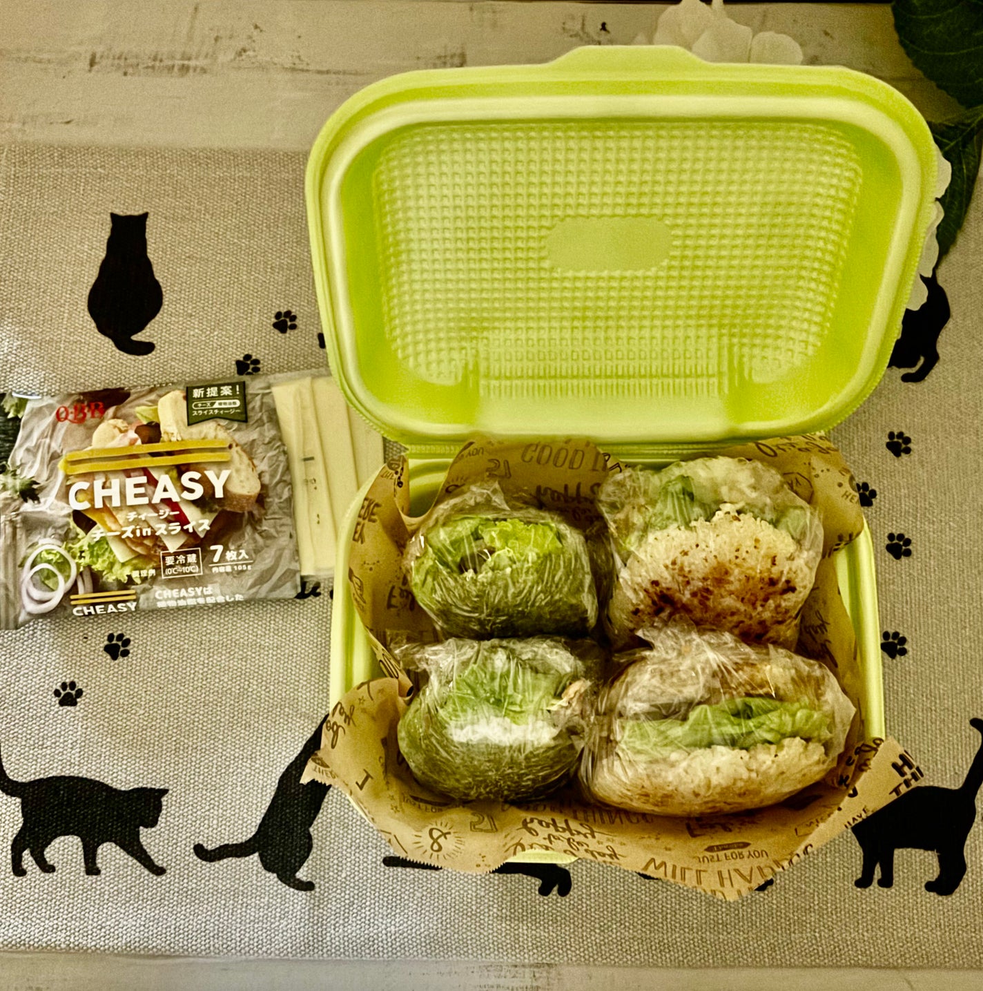 つぶあん100個 on LIPS 「六甲バター株式会社様からご提供いただいた、チーズinスライスC..」(3枚目)