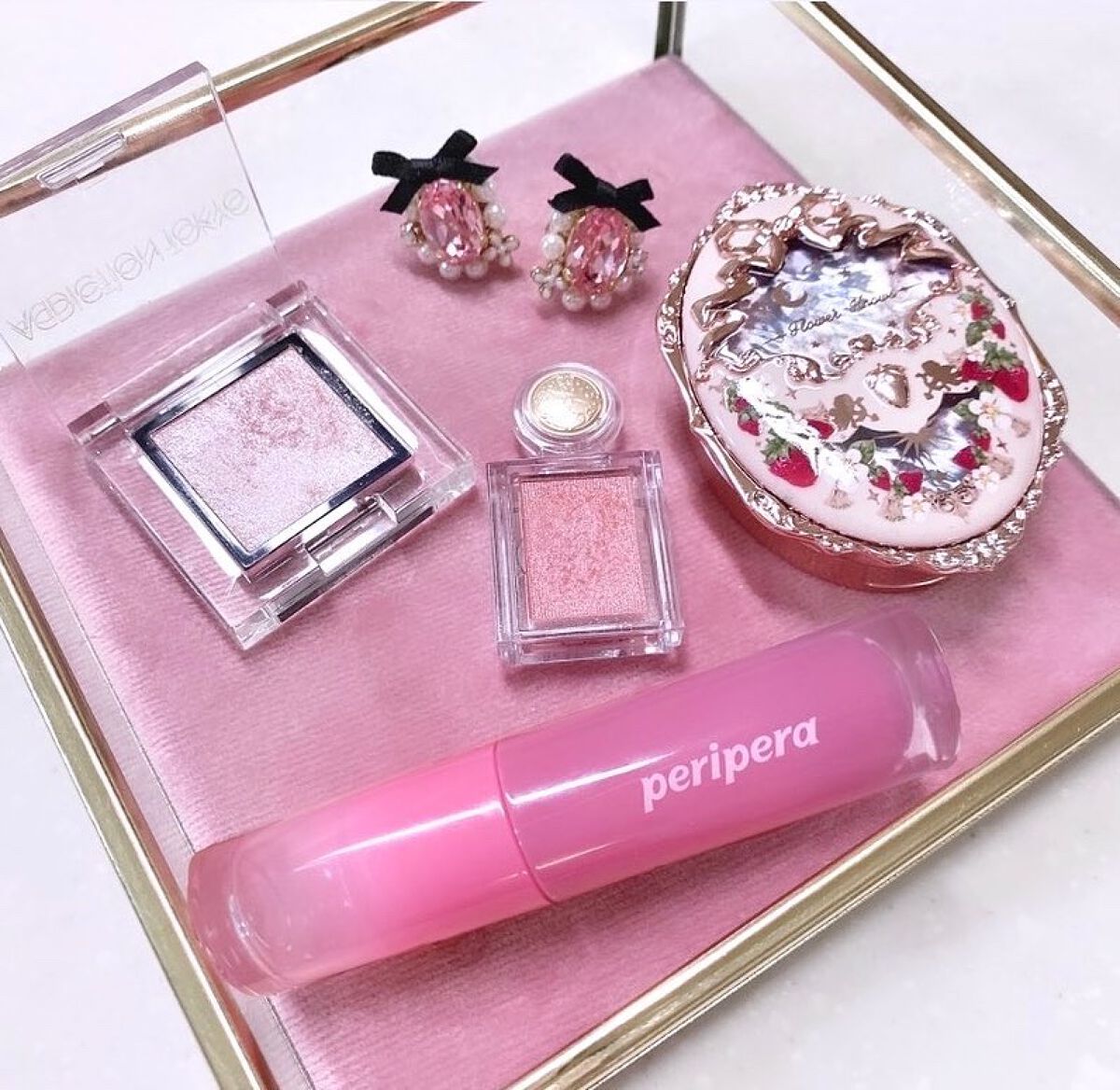 シャドーカスタマイズ/MAJOLICA MAJORCA/単色アイシャドウを使ったクチコミ（1枚目）