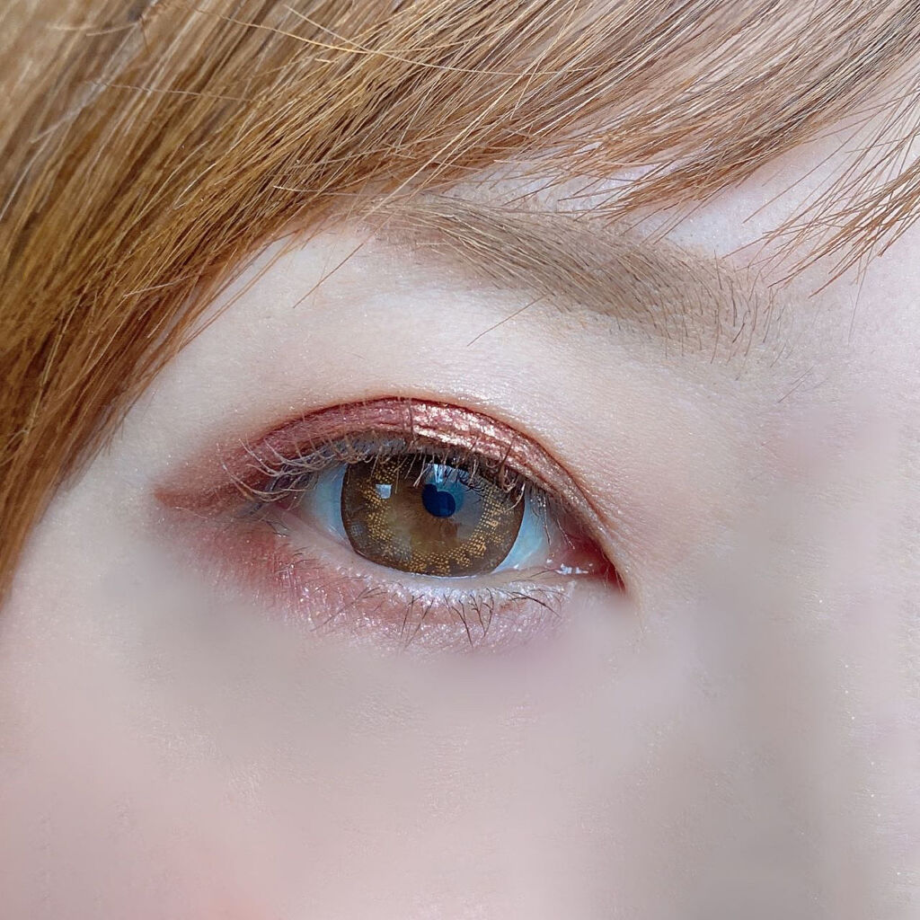 ホリデー アディクション “イリディセント ユーフォリア” EYESHADOW PALLETE L/ADDICTION/メイクアップキットを使ったクチコミ（2枚目）