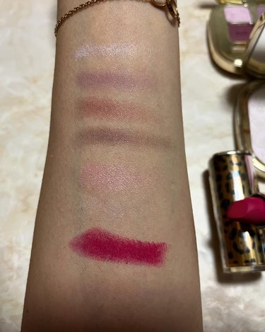 ザ・オンリーワン ラスティングマットカラー リップスティック 295 Vivid Fuchsia/DOLCE&GABBANA BEAUTY/口紅を使ったクチコミ（2枚目）