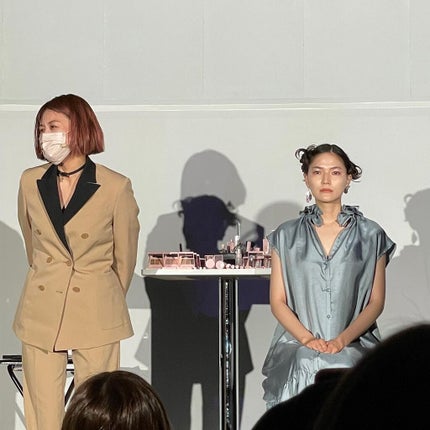 Shiho Arai on LIPS 「・・人気メイクアップアーティストの#イガリシノブさんによるWH..」(10枚目)