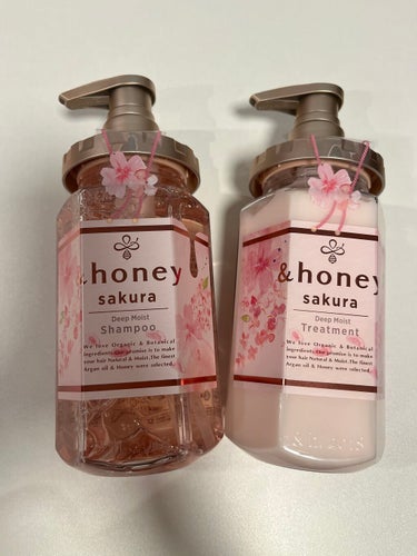 &honey サクラ ディープモイスト シャンプー1.0/ヘアトリートメント2.0のクチコミ「

桜香るハチミツ美容🍯🌸



&honey
サクラ ディープモイスト 
ペアセット


大.....」（3枚目）