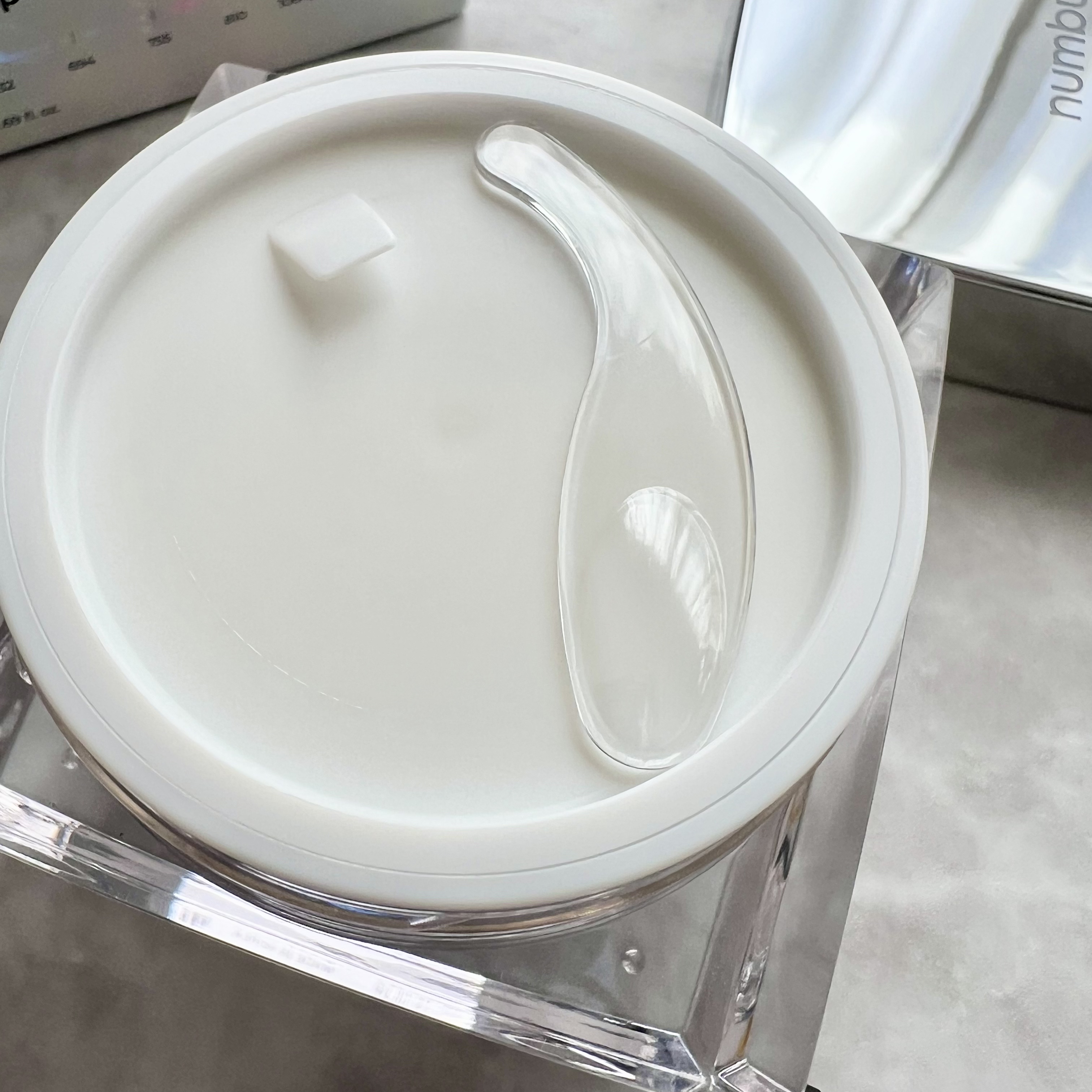 5番 白玉グルタチオンCメラゼロクリーム/numbuzin/フェイスクリームを使ったクチコミ（2枚目）