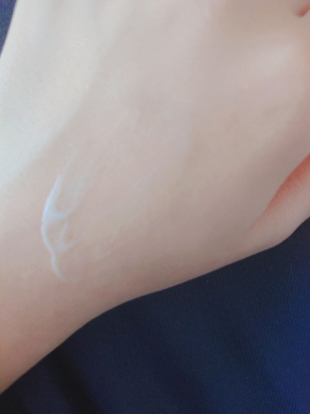 ブリリアンス スキンイルミネーティング　ＳＨ/JERGENS(ジャーゲンズ)/ボディクリームを使ったクチコミ（3枚目）