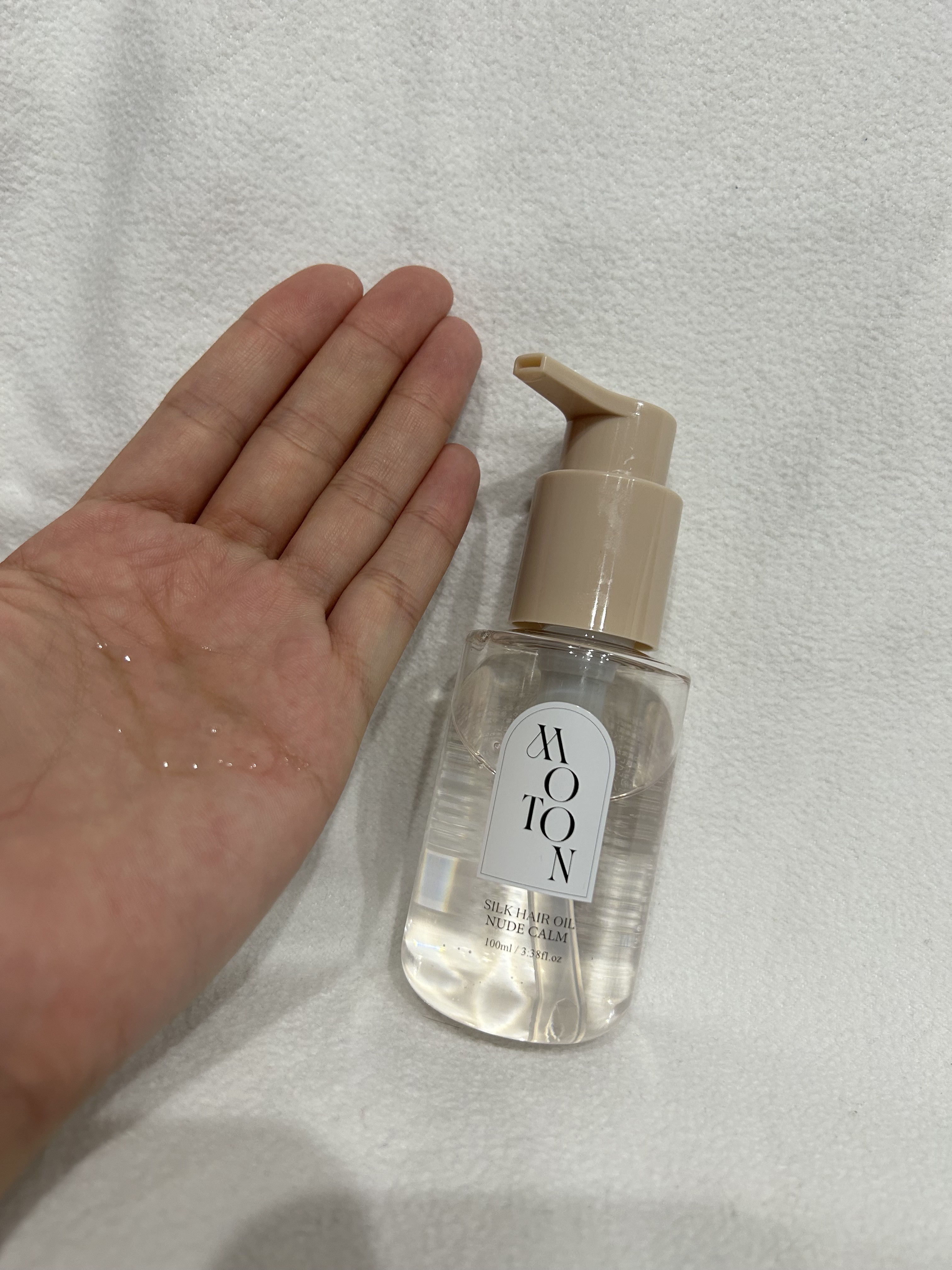 MOTON MOTON シルクヘアオイル ヌードカルムのクチコミ「MOTON シルクヘアオイル ヌードカルム

✼••┈┈••✼••┈┈••✼••┈┈••✼••.....」（2枚目）