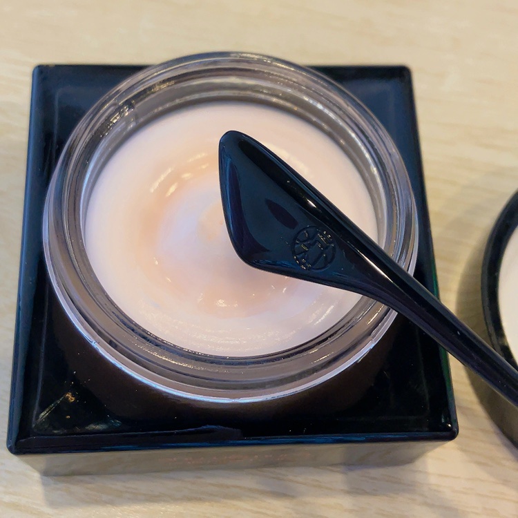 アンリミテッド ケア モチバーム ベース/shu uemura/化粧下地を使ったクチコミ（3枚目）