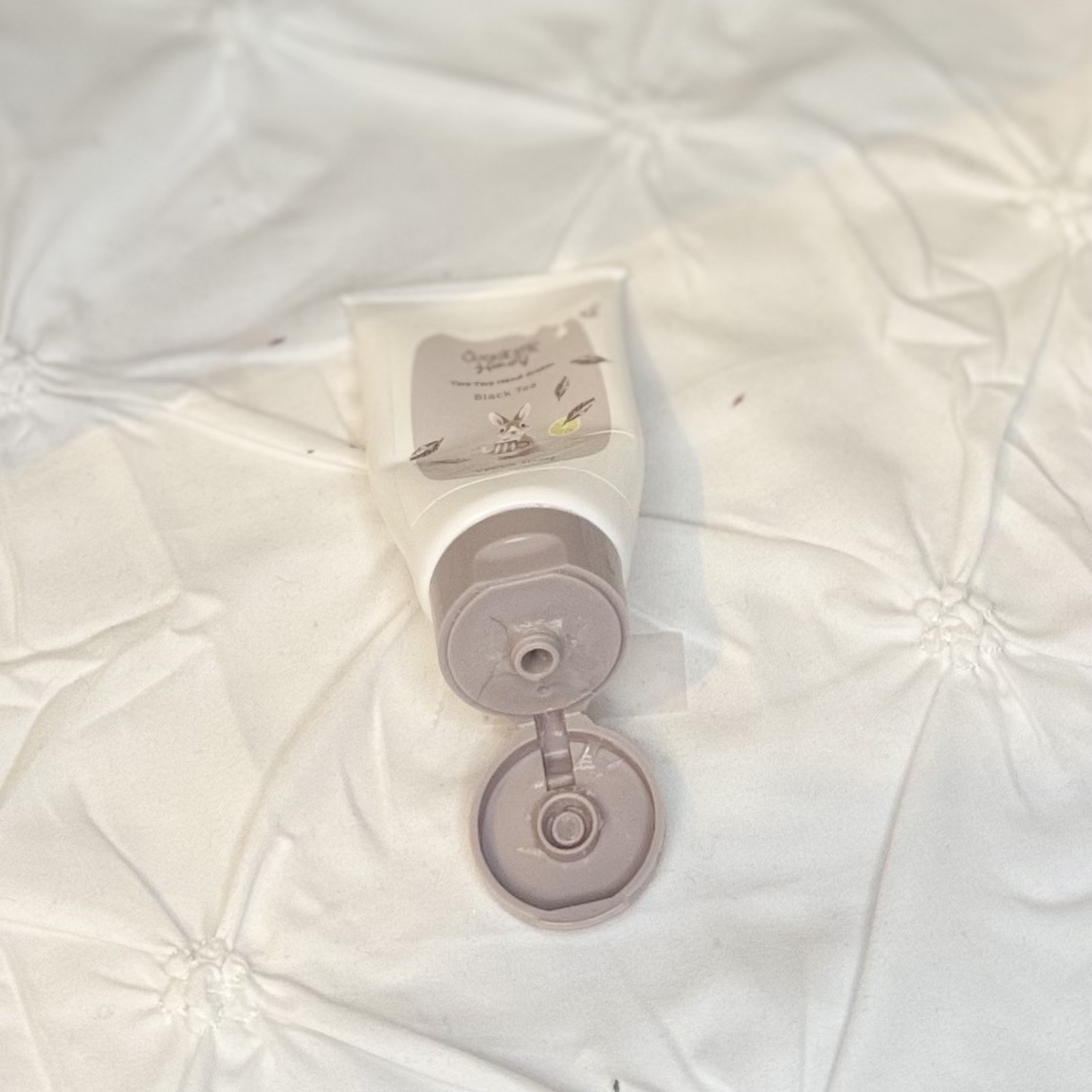 ワンダーハニー とろとろハンドクリーム すっきり果実のブラックティー/VECUA Honey/ハンドクリームを使ったクチコミ（1枚目）