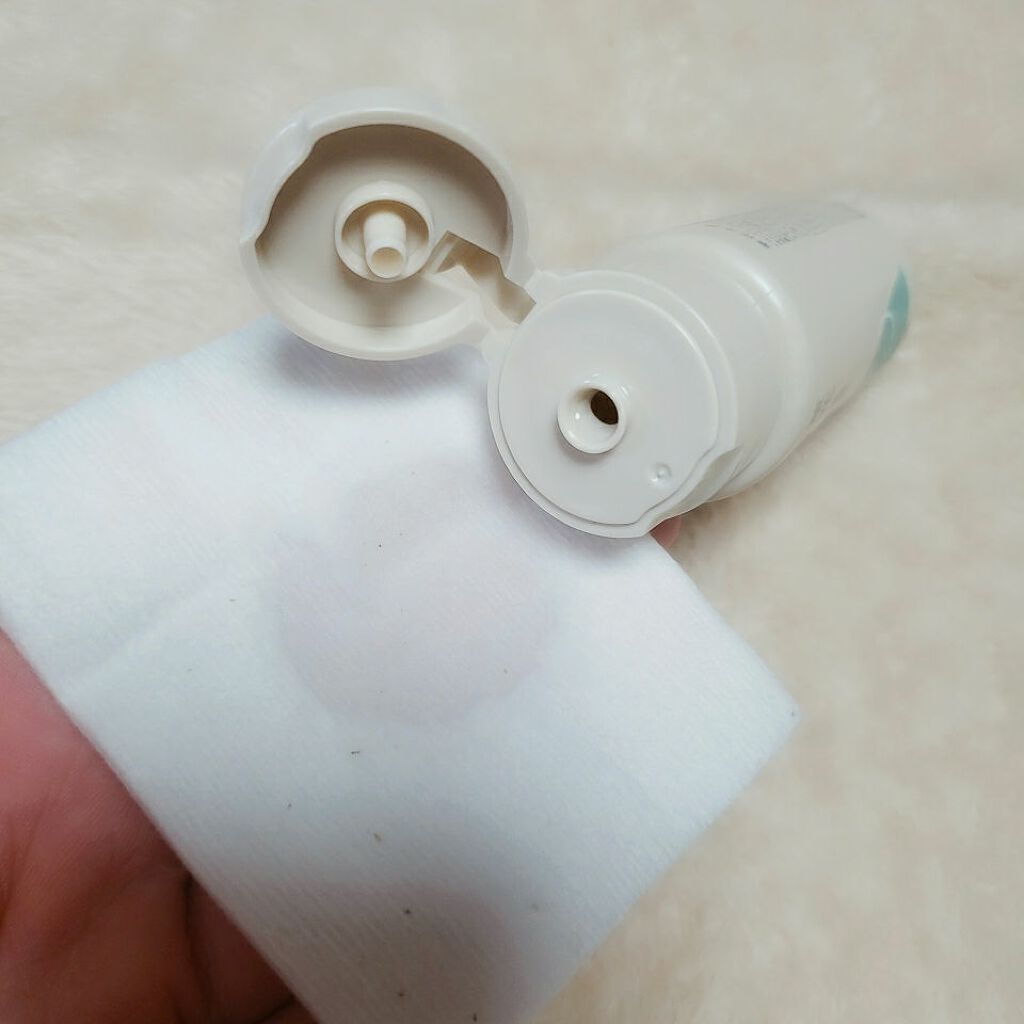 草花木果 草花木果 アクネ化粧水 しっとり(医薬部外品)のクチコミ「女性の肌ゆらぎの悩みにも特化した
リピート率85%
草花木果 大人のニキビライン
試してみまし.....」（2枚目）