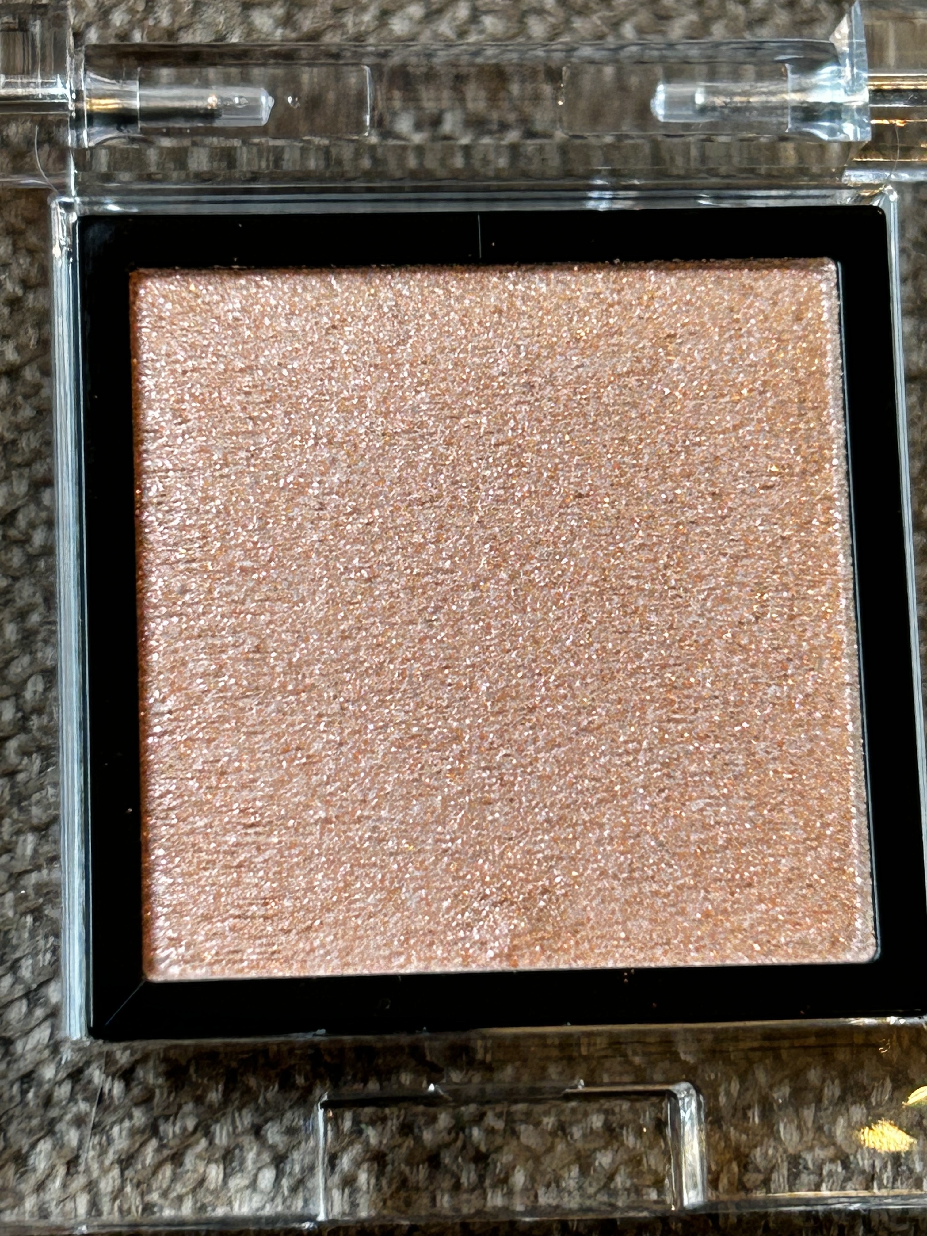  アディクション　ザ アイシャドウ プリズム 003PR　Blood Moon/ADDICTION/単色アイシャドウを使ったクチコミ（3枚目）