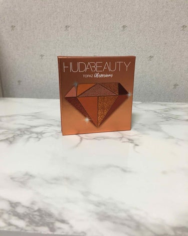 Huda Beauty Throwback Lip Kitのクチコミ「hudabeautyのアイシャドウパレット♡5色展開されてる中で私はオレンジ色を購入
マットタ.....」（1枚目）