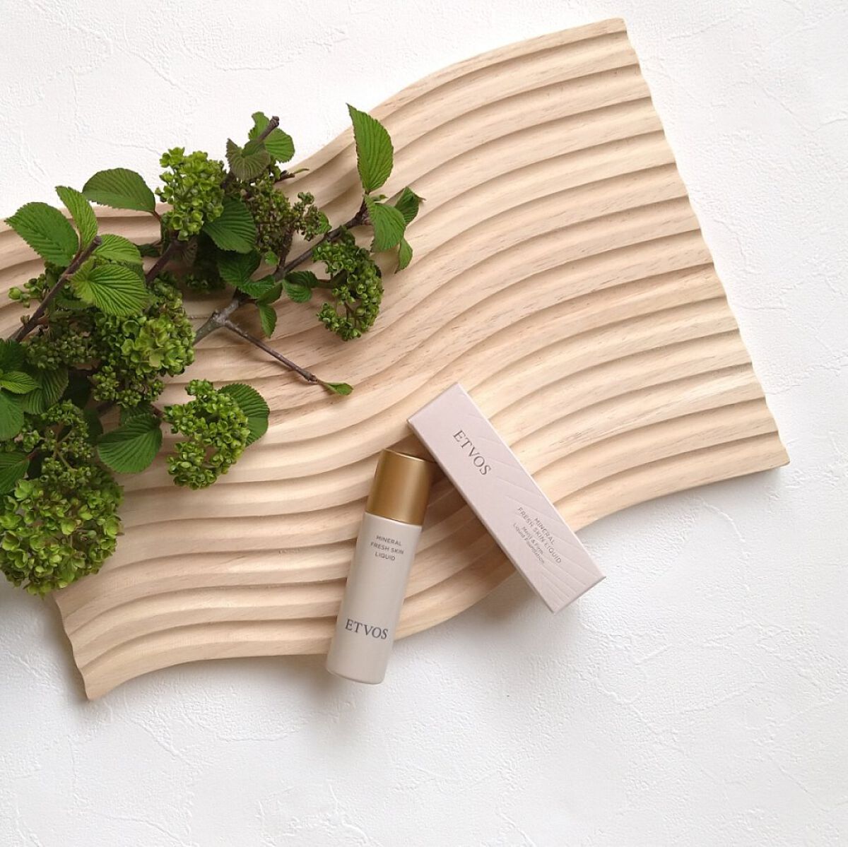 ミネラルフレッシュスキンリキッド/エトヴォス/リキッドファンデーションを使ったクチコミ（2枚目）