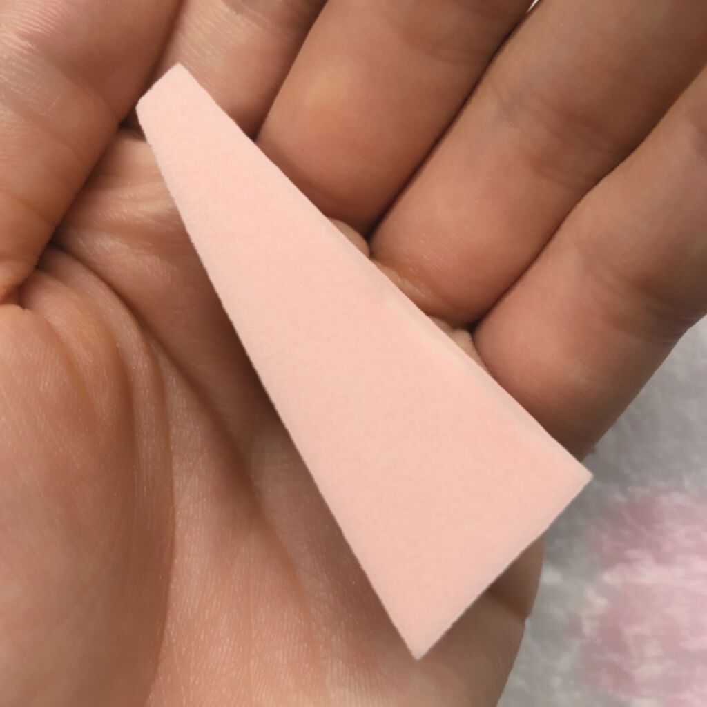 メイクアップスポンジ(バリューパック ウェッジ型 30個)/DAISO/パフ・スポンジを使ったクチコミ(2枚目)