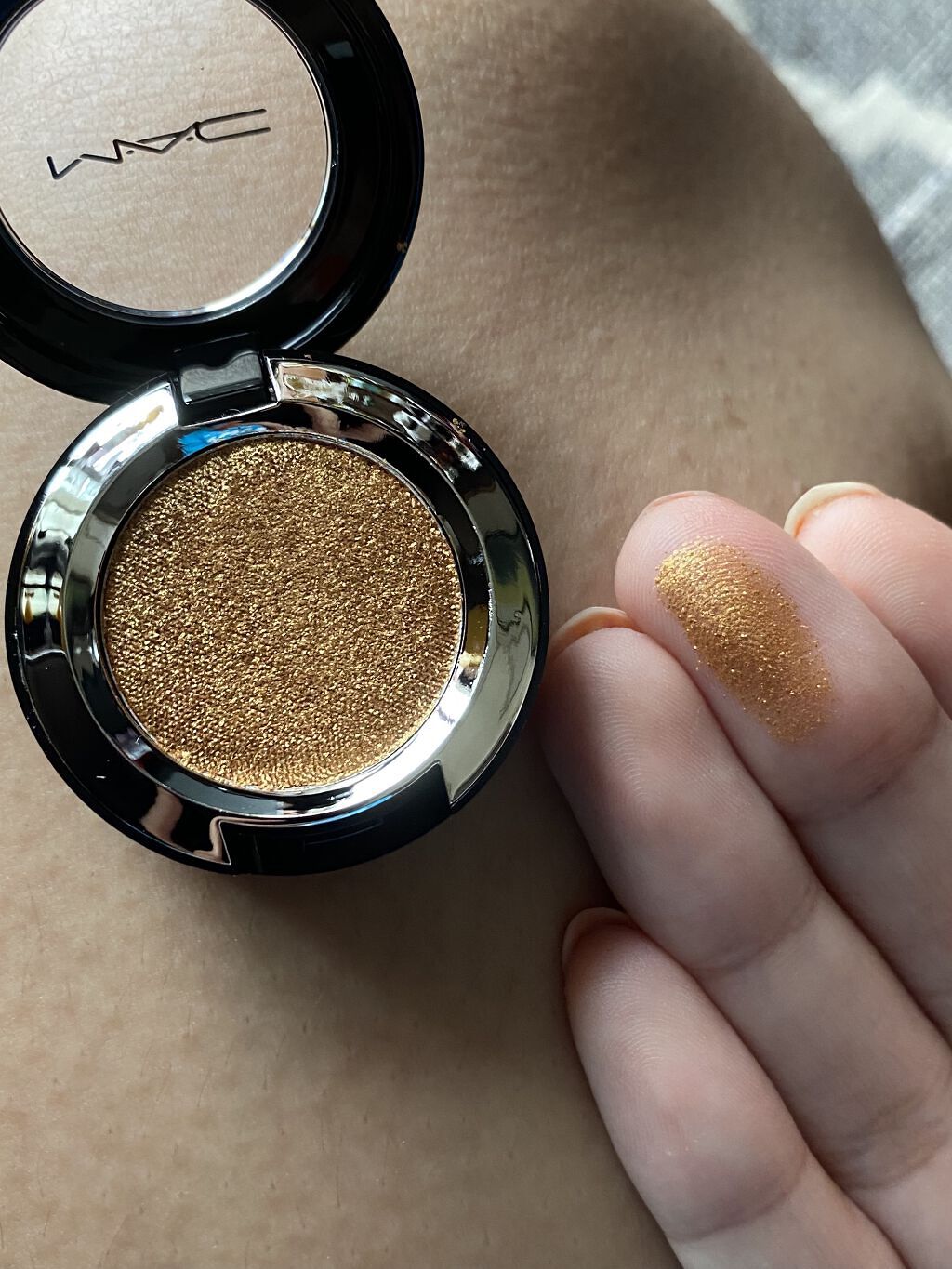 ダズルシャドウ エクストリーム オブジェ ダート/M・A・C/単色アイシャドウを使ったクチコミ（2枚目）