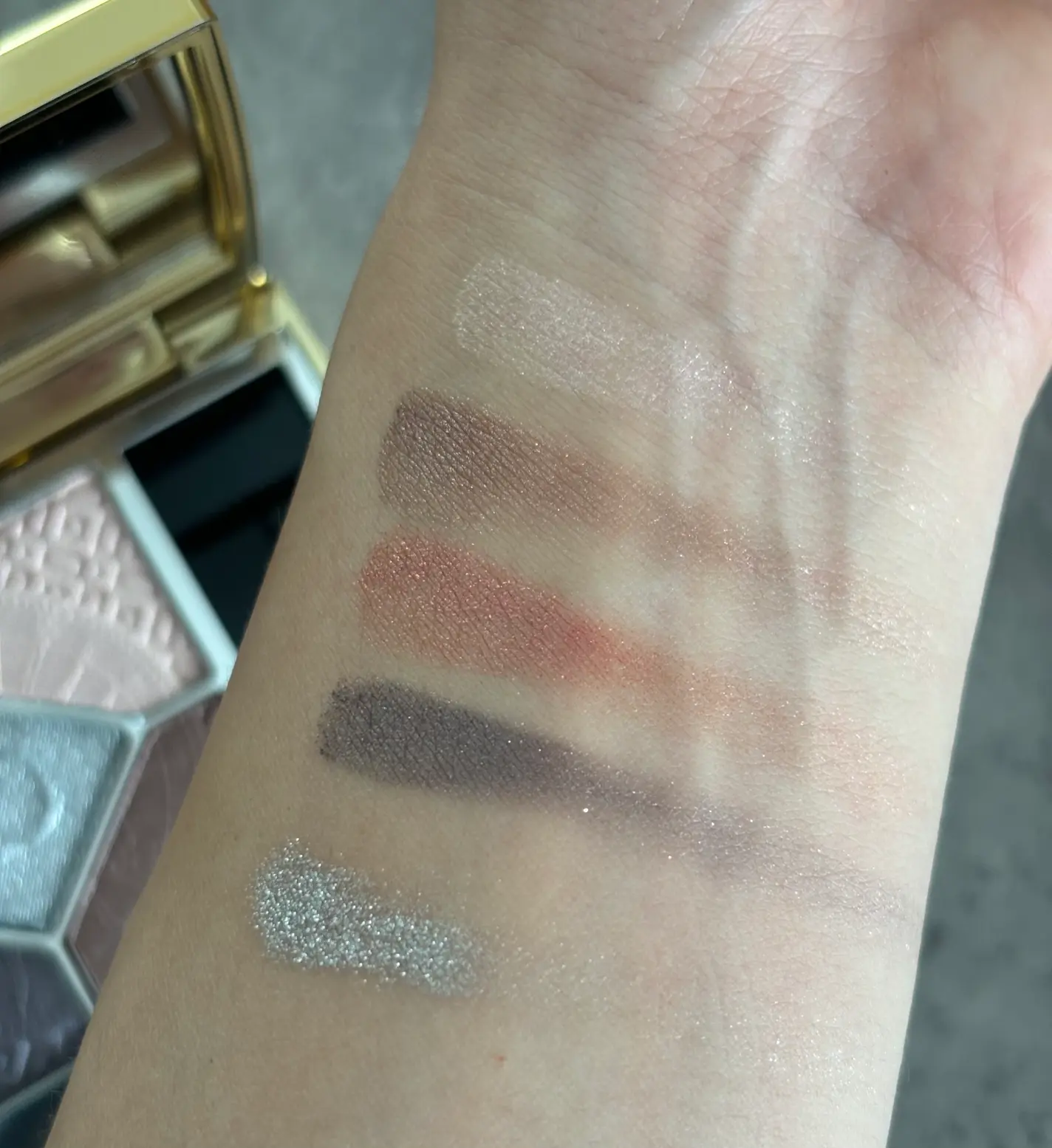 【旧】ディオールショウ サンク クルール（クリスマス コレクション 2024 限定品）/Dior/アイシャドウを使ったクチコミ（3枚目）