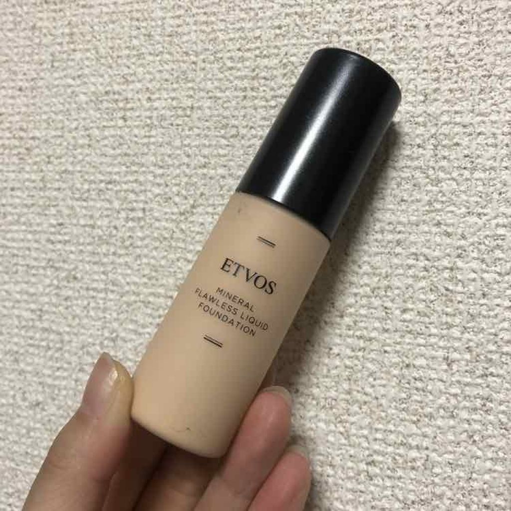 ミネラルフローレスリキッドファンデーション/エトヴォス/リキッドファンデーションを使ったクチコミ（1枚目）