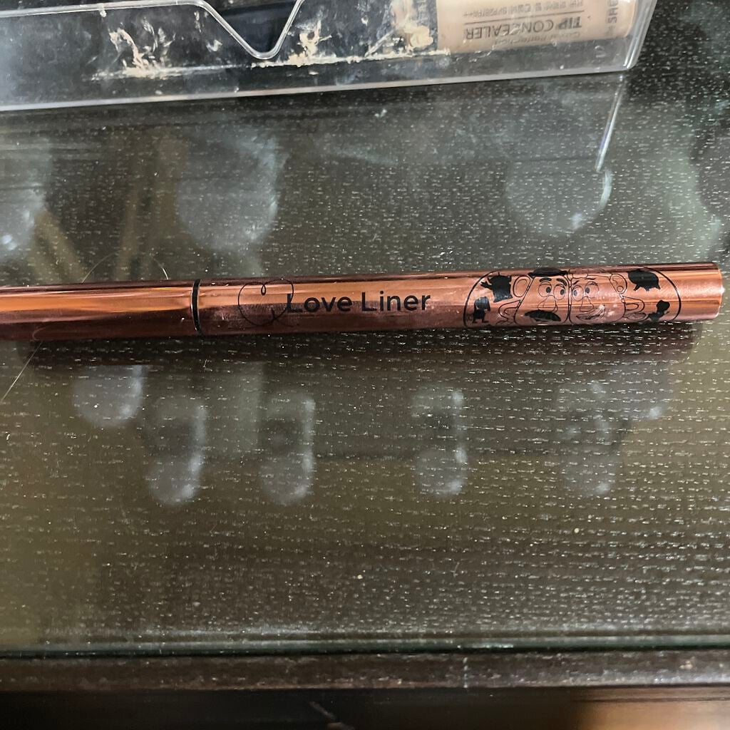 リキッドアイライナーR4/ラブ・ライナー/リキッドアイライナーを使ったクチコミ(1枚目)