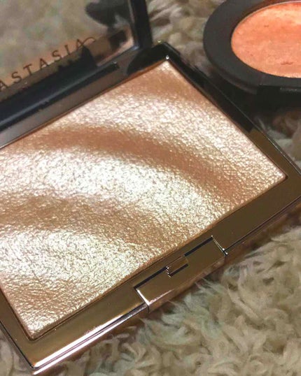 Shimmering Skin Perfector® Pressed Highlighter Mini/BECCA/パウダーハイライトを使ったクチコミ(1枚目)
