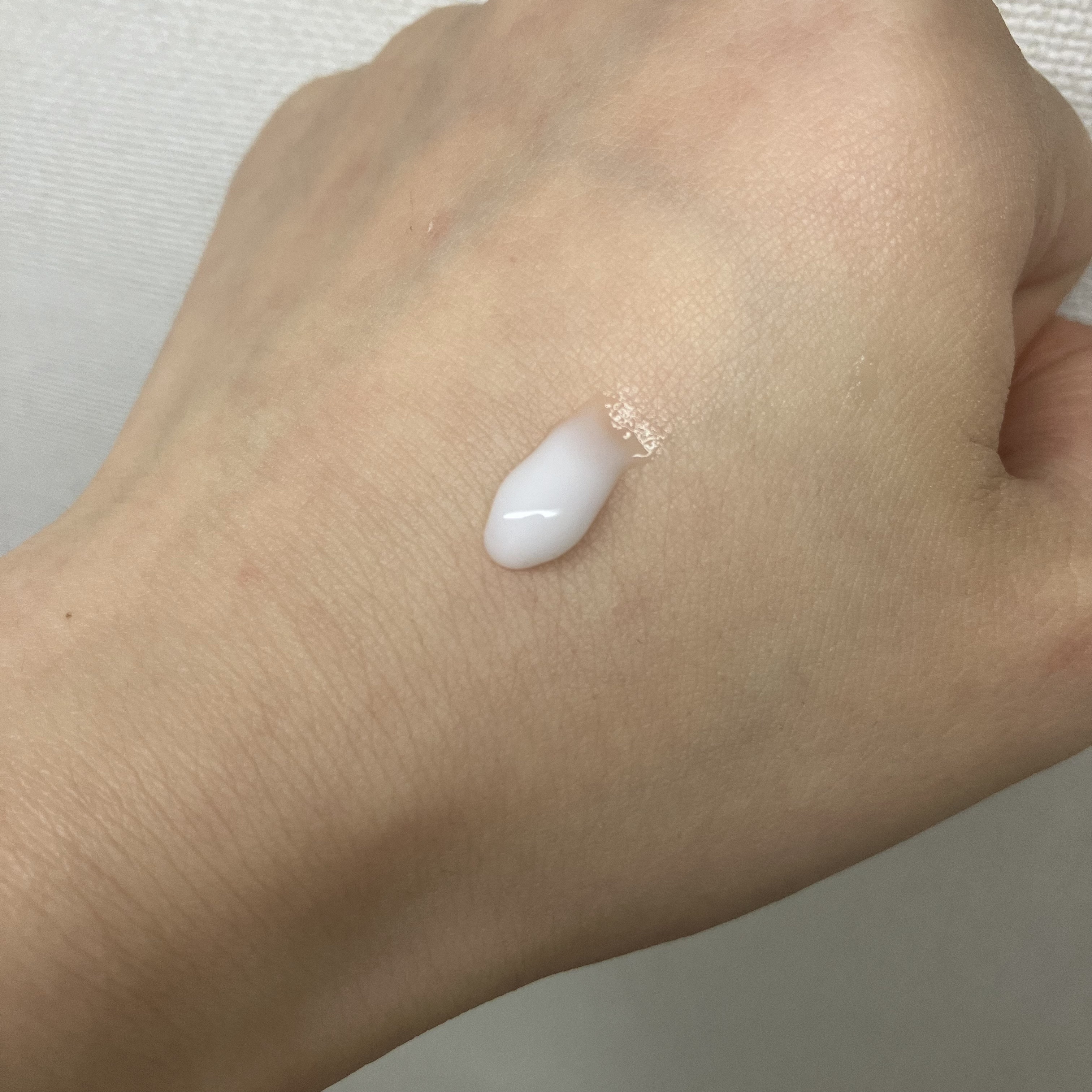 AHC エッセンシャル リアル アイクリーム フォーフェイスのクチコミ「monican様からいただきました

AHC
エッセンシャル リアル アイクリーム フォーフェ.....」（2枚目）