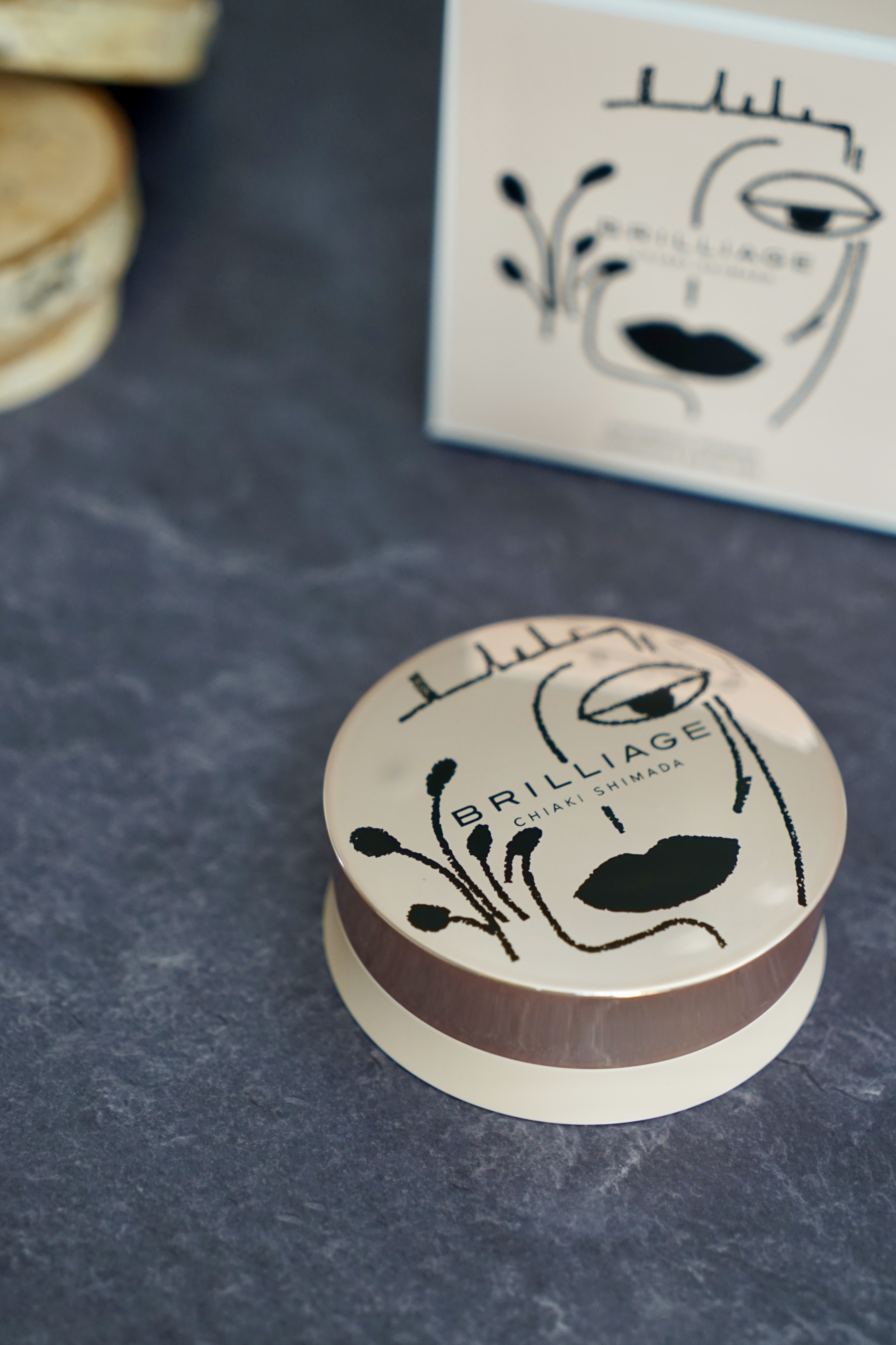 パウダリーファンデーション オーセンティックウーマン ダズリング スキン 40/ブリリアージュ/パウダーファンデーションを使ったクチコミ（2枚目）