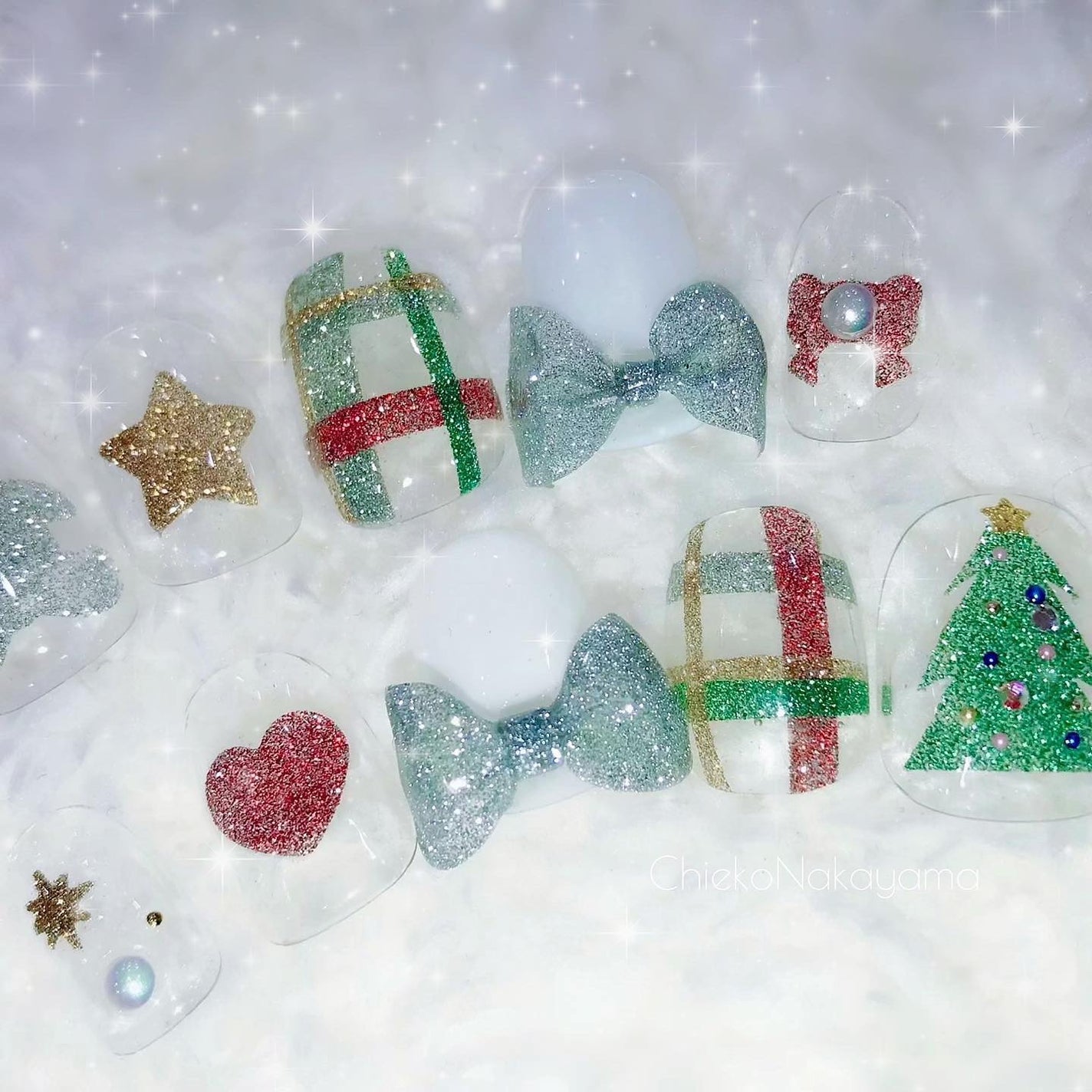 なかやまちえこ on LIPS 「twinkleXmasnails.🎄⠀⠀#youtubeいつも..」(3枚目)