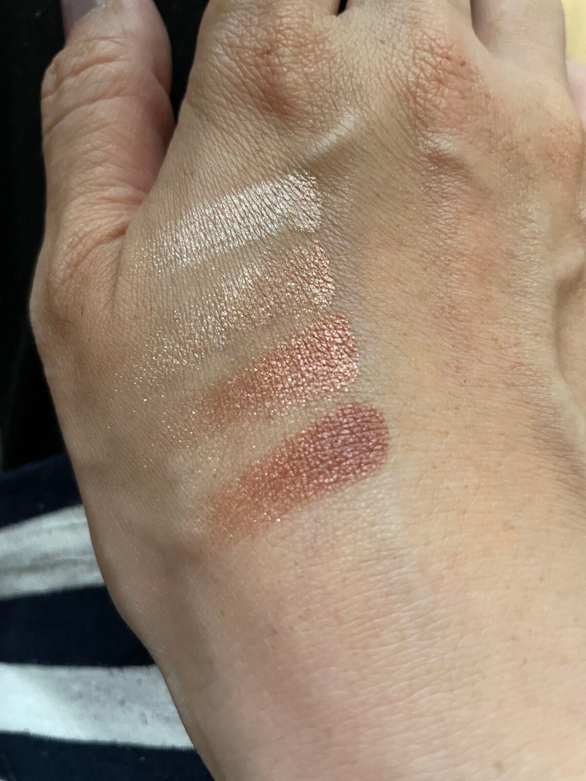 シルキースフレアイズ/キャンメイク/アイシャドウパレットを使ったクチコミ(2枚目)