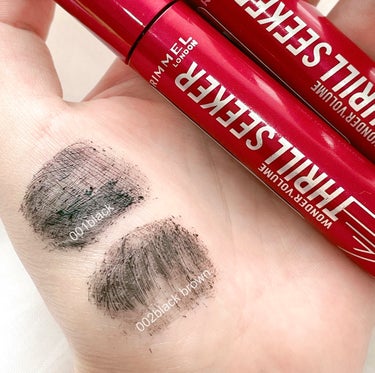 ロンドン発🙋‍♀️❤️RIMMEL新作の次世代ボリュームマスカラ2色をスウォッチ✨️‪🫶

RIMMEL リンメル
ワンダーボリューム スリルシーカー
全2色 
001 ブラック/002ブラックブラウン

軽い×落ちない×ボリュームをコンセプトに作られたマスカラ🥰太めのブラシでまつ毛の1本1本をしっかりキャッチ。

001ブラックは瞳を引き立てたい人や引き締まったメイクがしたい人におすすめ⭐️

002のブラックブラウンはブラックにひとさじのブラウンを混ぜたニュアンスマスカラ。抜け感を出したい人におすすめ☺️

私はブラックブラウンでメイクしてみたよ✨️上まつ毛にボリュームが出て良い感じの仕上がり🌸👼

気になる人はチェックしてみてね🙋

#RIMMEL
#リンメル
#モニター
#秒速スリル盛り
#新作コスメ
#ボリュームマスカラの画像 その2