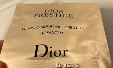 プレステージ  マイクロ  セラム  ド  ローズ  ユー/Dior/アイケア・アイクリームを使ったクチコミ（1枚目）
