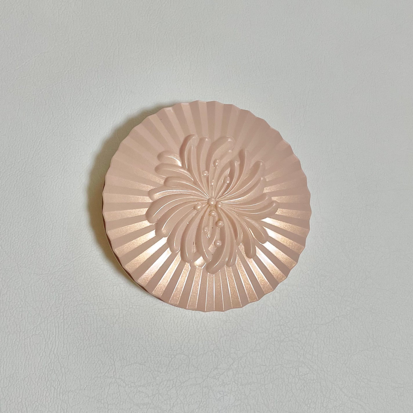 セッティング パウダー/PAUL & JOE BEAUTE/プレストパウダーを使ったクチコミ(2枚目)