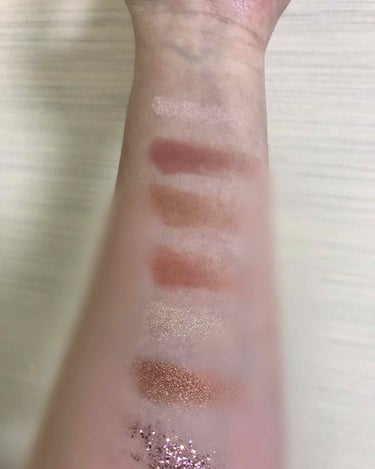 ColourPop ミッドナイト マスカレード アイシャドウ パレットのクチコミ「アメリカで購入した、colourpopの
MIDNIGHT MASQUERADEを紹介します！.....」（3枚目）