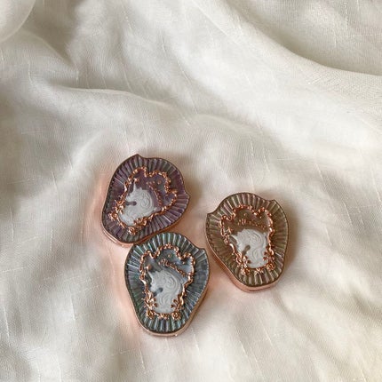 クリスタルユニコーンシリーズ チークブラッシュ/FlowerKnows/パウダーチークを使ったクチコミ(4枚目)