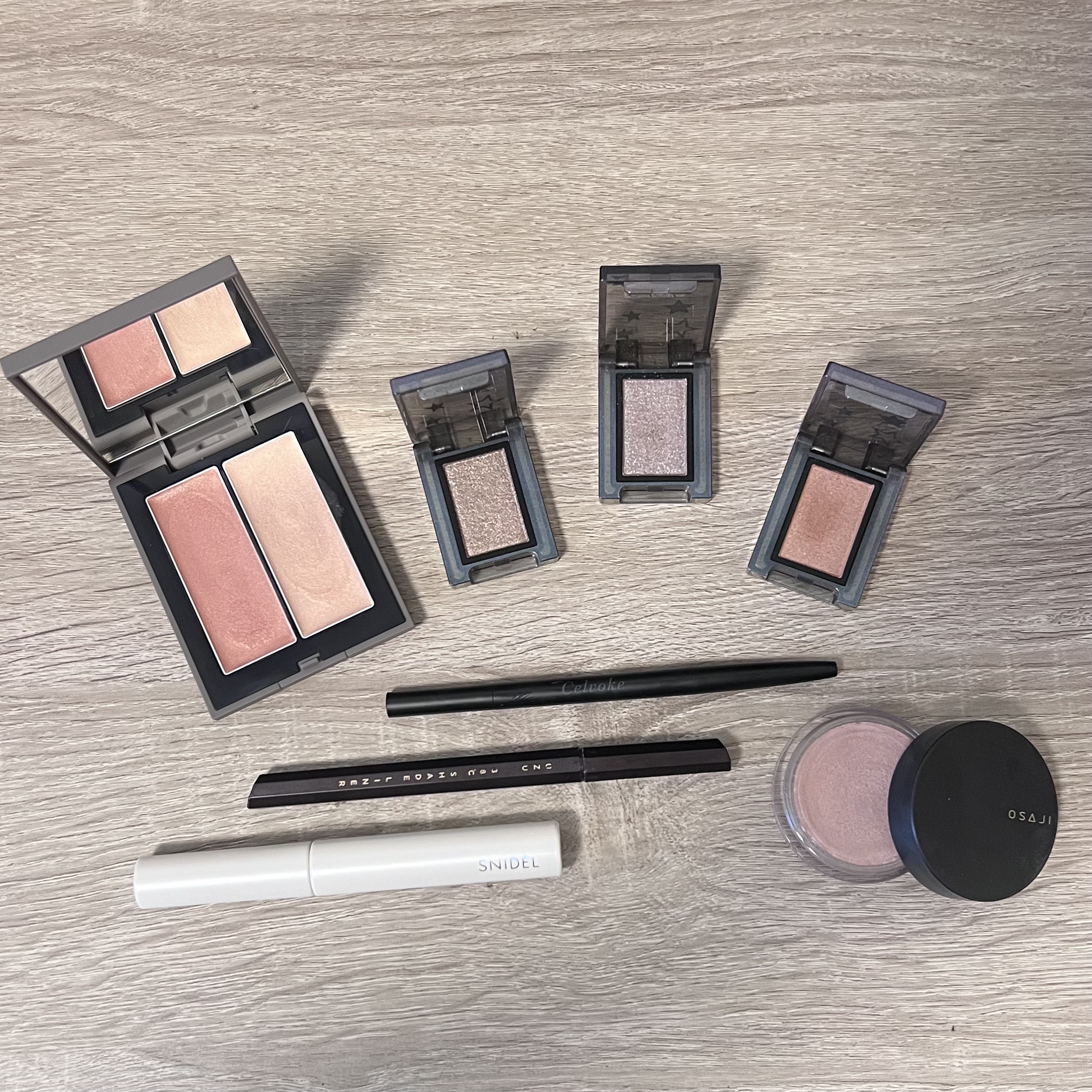 ヴァティック アイズ EX01（限定）/Celvoke/単色アイシャドウを使ったクチコミ（1枚目）