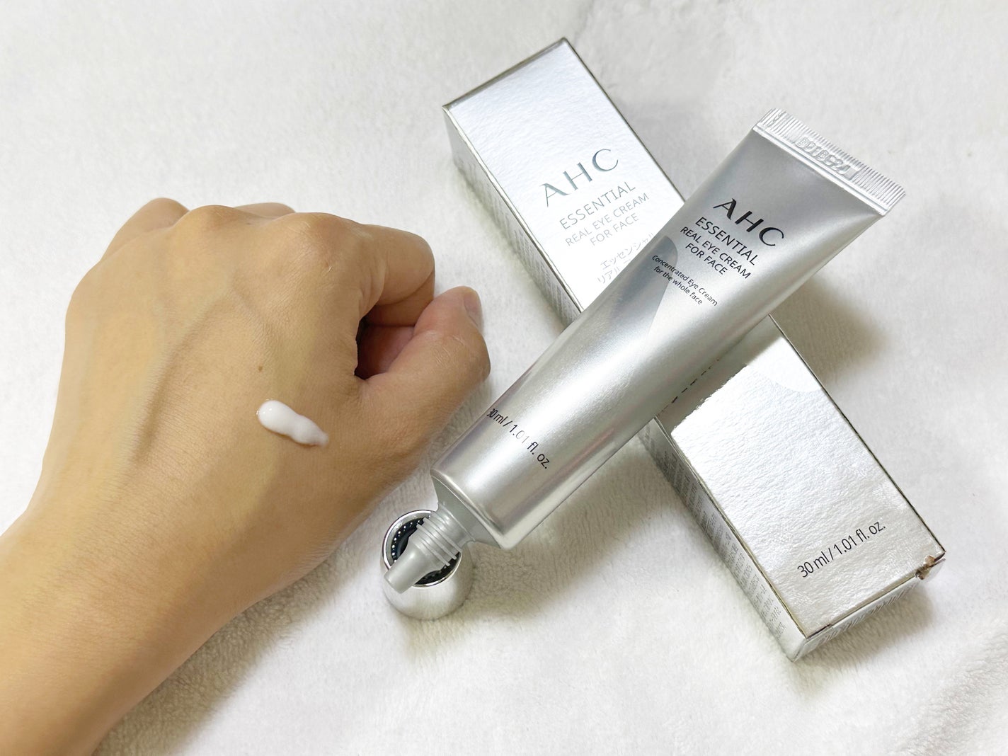 エッセンシャル リアル アイクリーム フォーフェイス/AHC/アイケア・アイクリームを使ったクチコミ(2枚目)