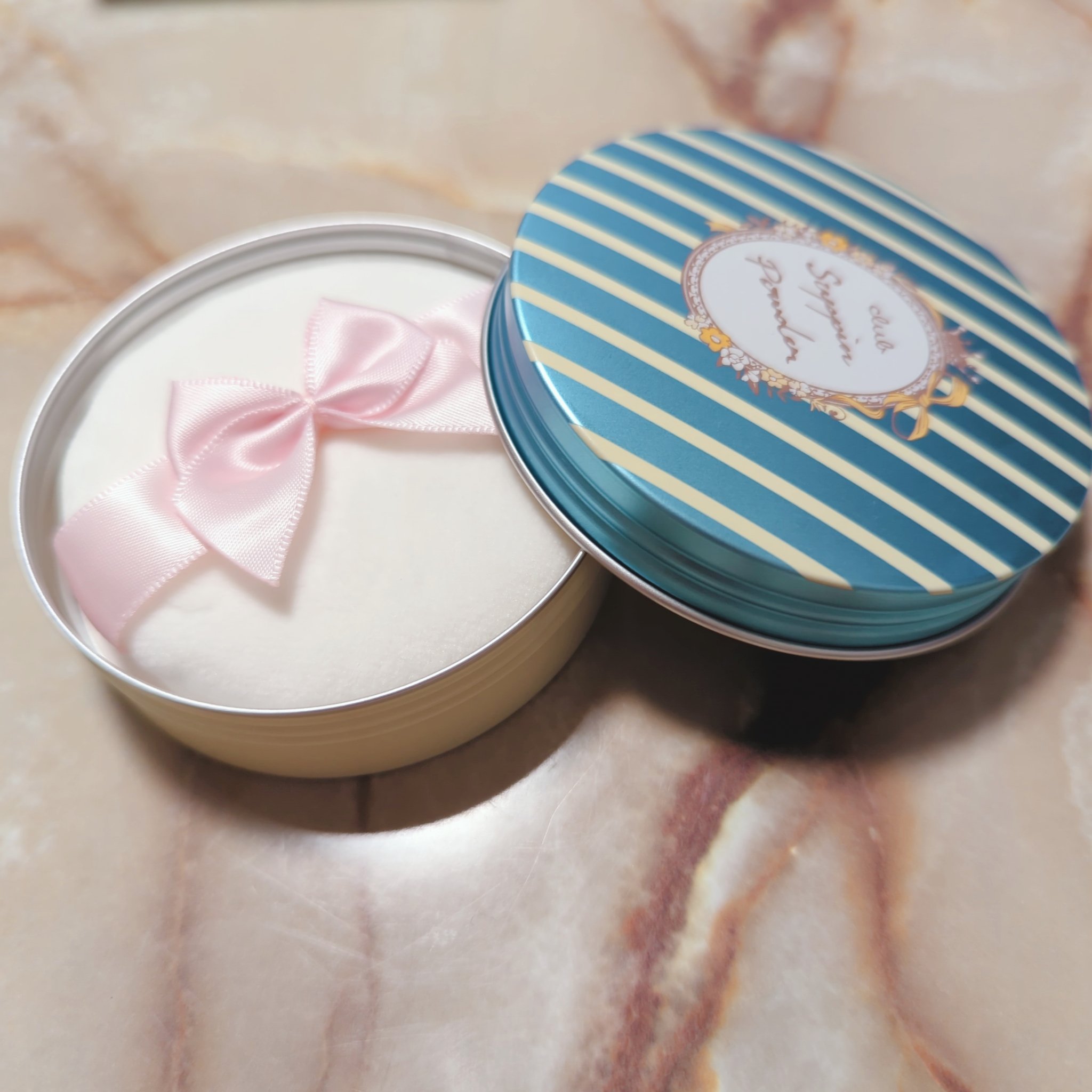 すっぴんパウダーB シトラスミントの香り/クラブ/プレストパウダーを使ったクチコミ（2枚目）