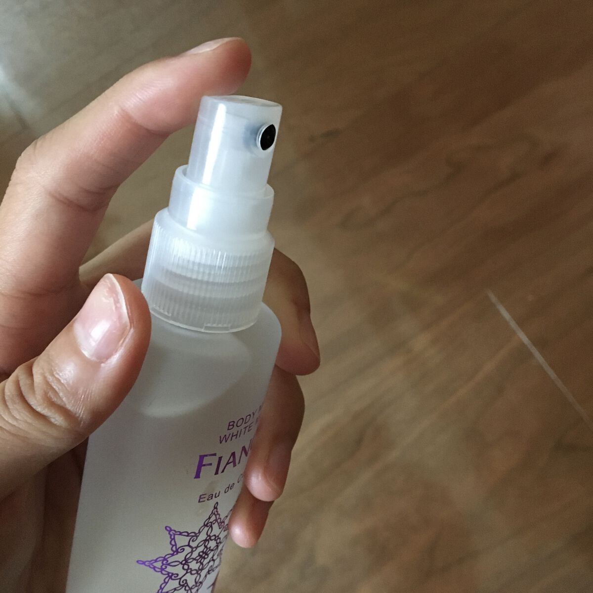 ボディミスト ホワイトムスク/フィアンセ/香水(レディース)を使ったクチコミ（2枚目）