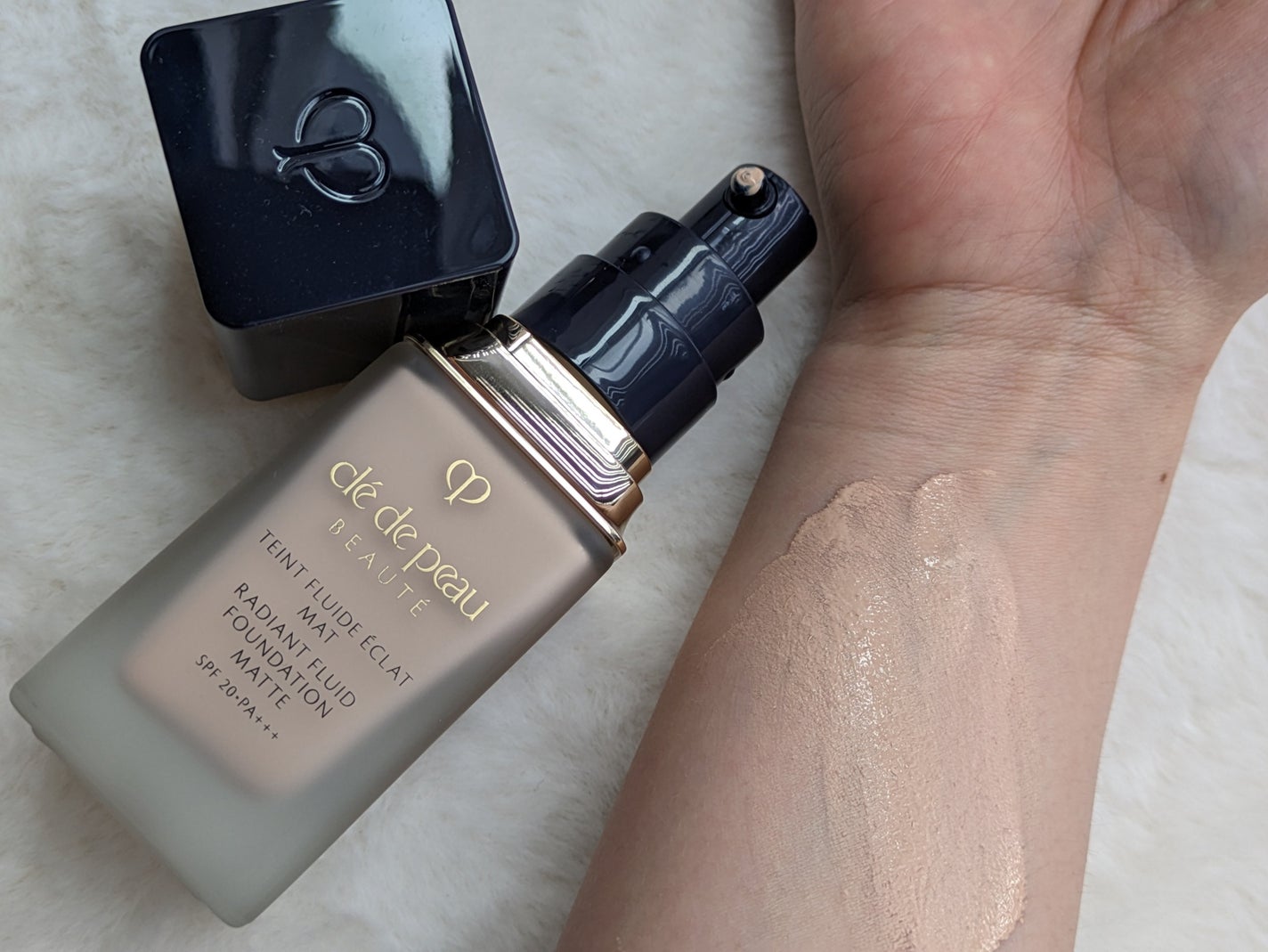 タンフリュイドエクラ マット/クレ・ド・ポー ボーテ/リキッドファンデーションを使ったクチコミ(2枚目)