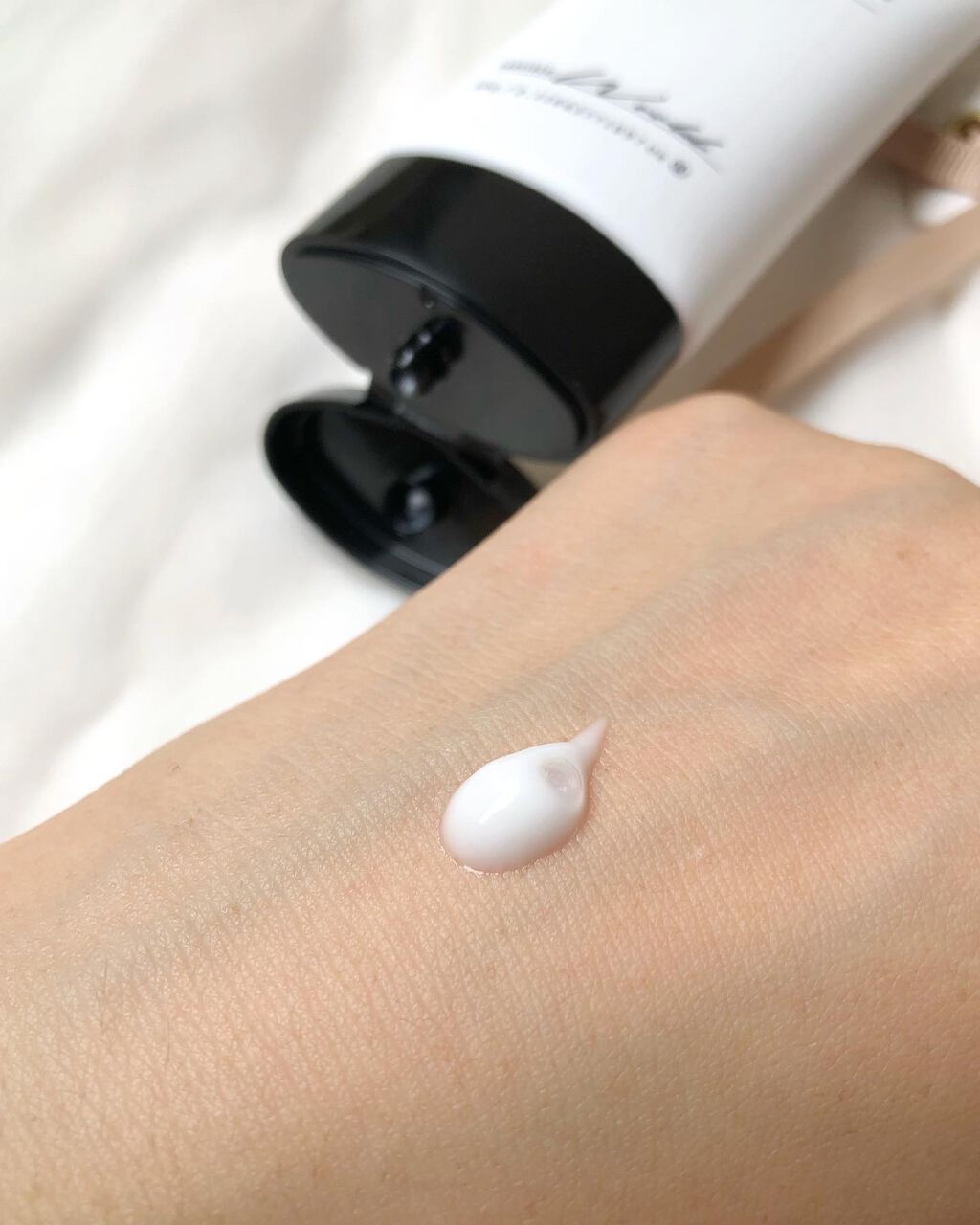 ð¥ð¢ð¬ð.ðððð çŸå®¹ã©ã€ã¿ãŒ on LIPS ã..ãã¯ãã¹ãã«ã¯ç¶ºéºãªçŽ«è²ã®çŸå®¹æ¶²ãã¯ãã¹ã¹ãã³ã±ã¢ã»ã©ã ç¥..ãïŒ2æç®ïŒ