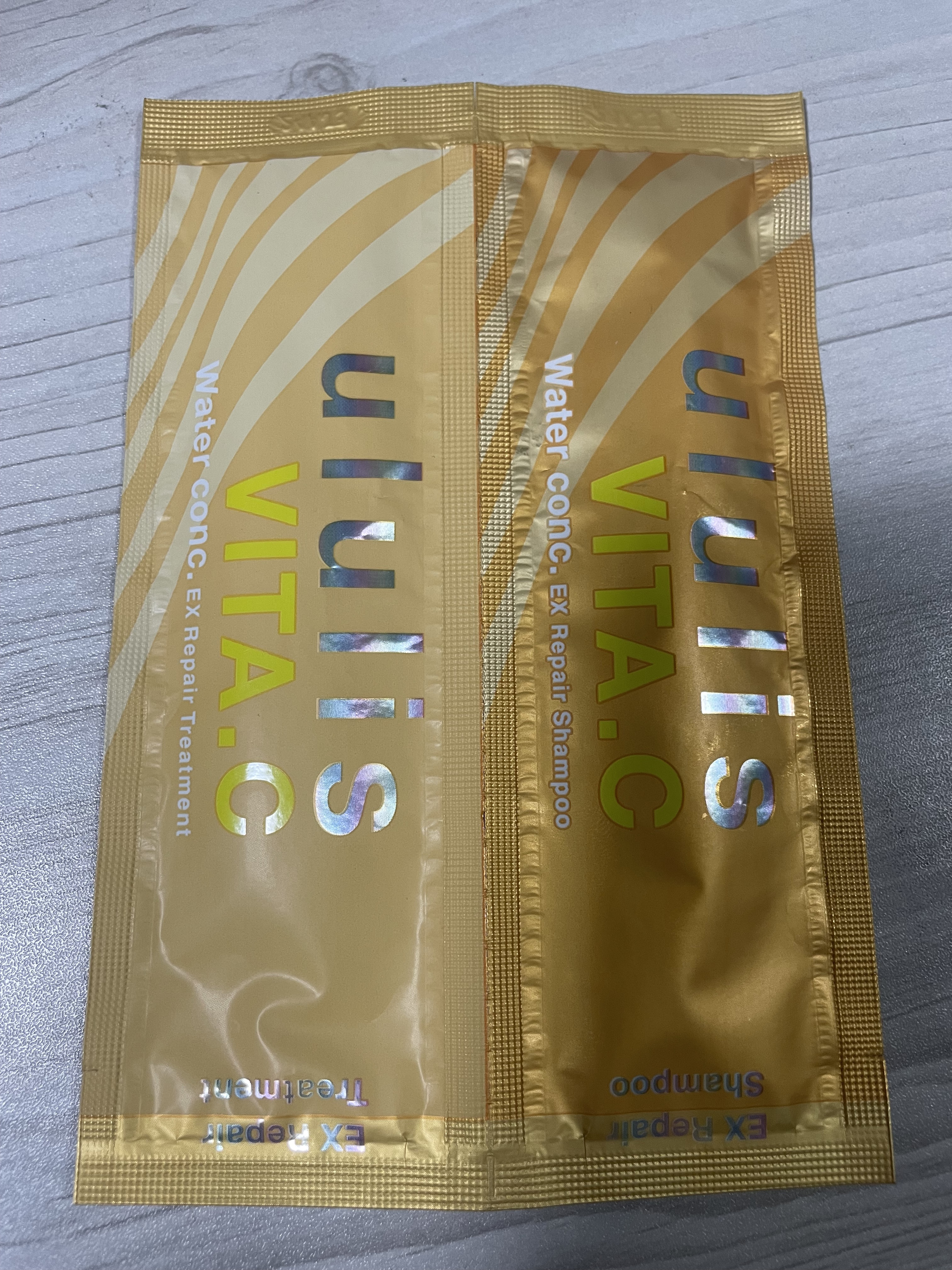 シャイニー＆モイスト シャンプー／ヘアトリートメント 1DAY トライアル10ml＋10ml/アミノメイソン/市販シャンプーを使ったクチコミ（1枚目）