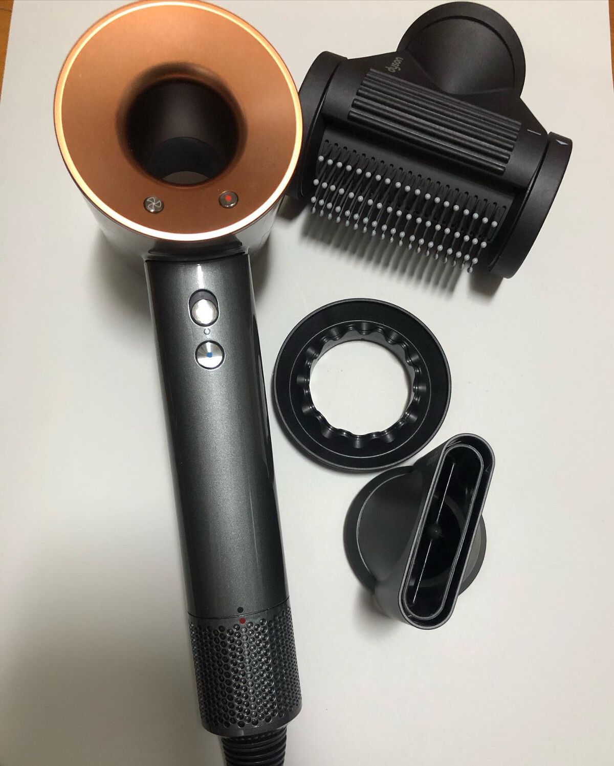 ネネコ on LIPS 「DysonSupersonicShineヘアドライヤーを、ダイ..」(6枚目)