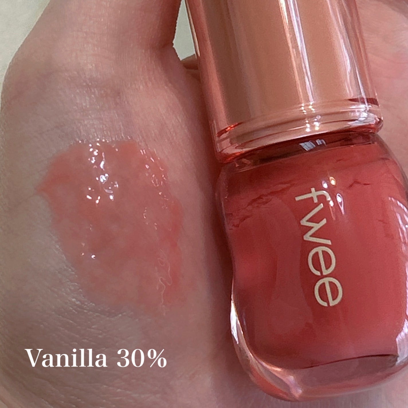 フィー 3Dボリューミンググロス/fwee/リップグロスを使ったクチコミ(2枚目)