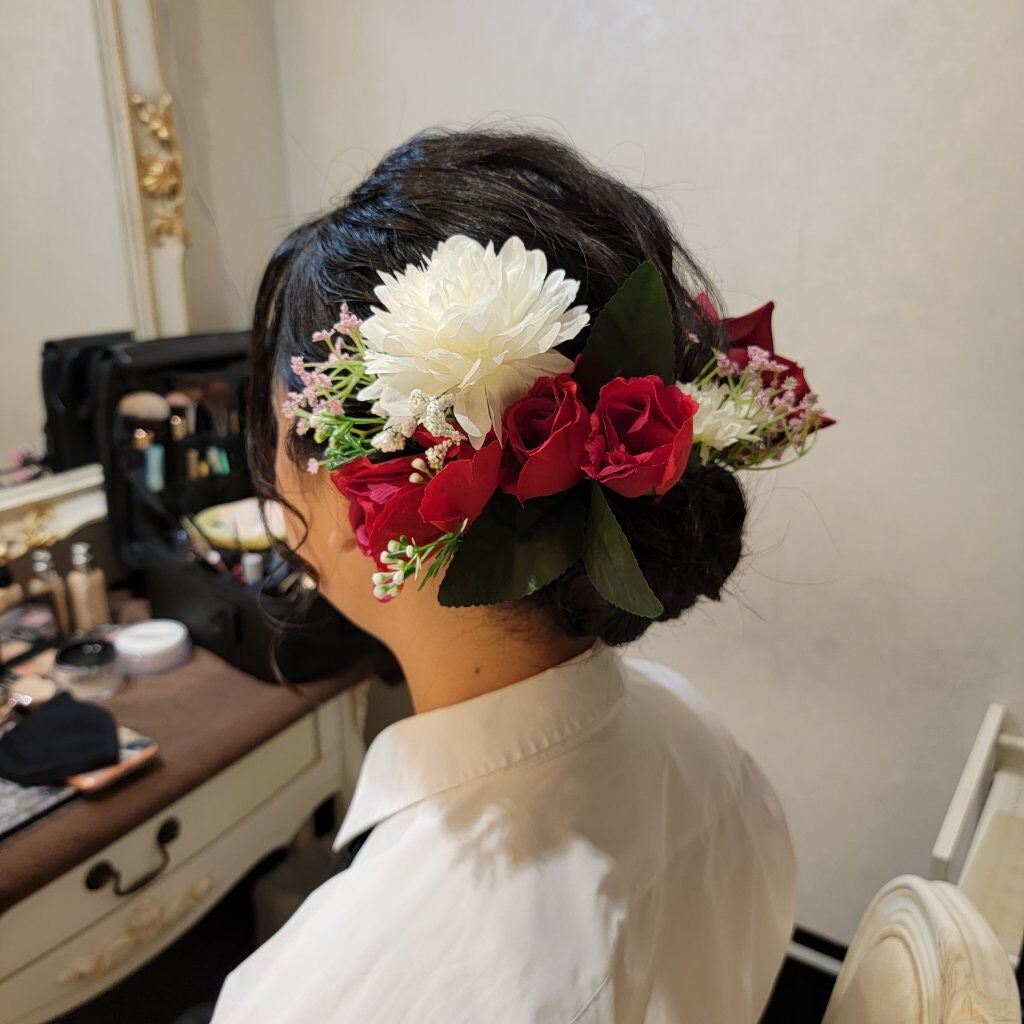 ヘアメイクみどり【YouTube】 on LIPS 「成人式前撮りヘアメイク🌸ヘアメイクみどりです🙇♀️こちらは人..」(1枚目)