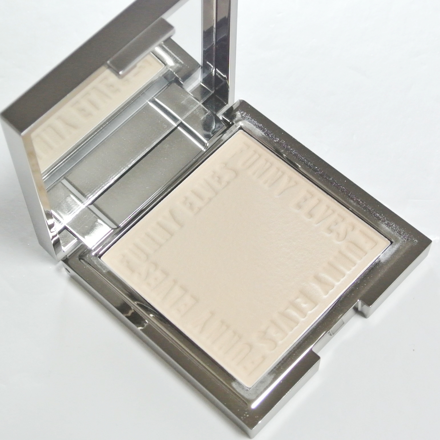 ソフトマットプレストパウダー/FUNNY ELVES方里/プレストパウダーを使ったクチコミ（2枚目）