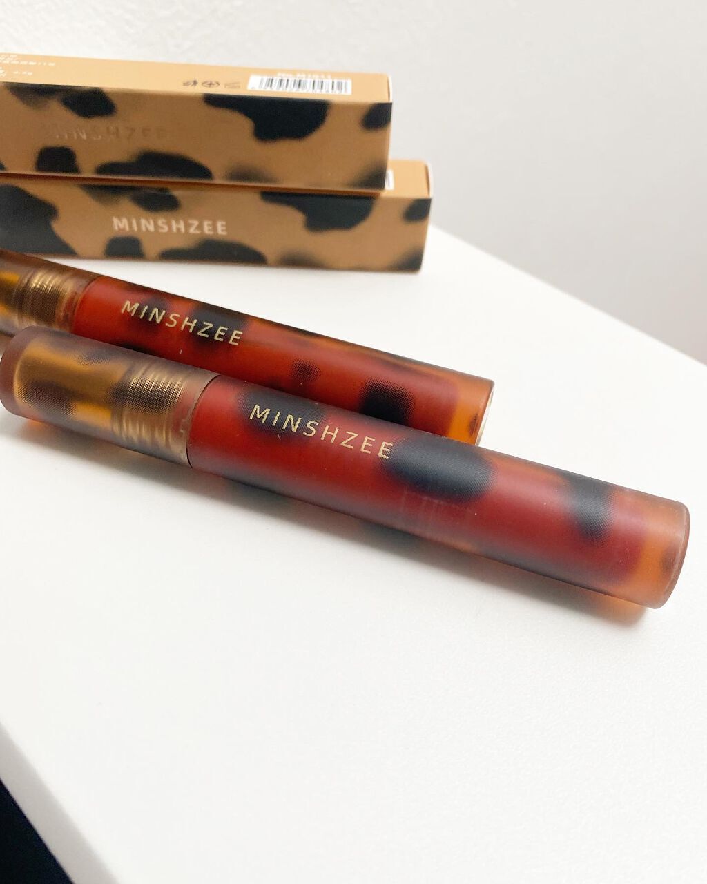 アンバーリップグレーズ MINSHZEE