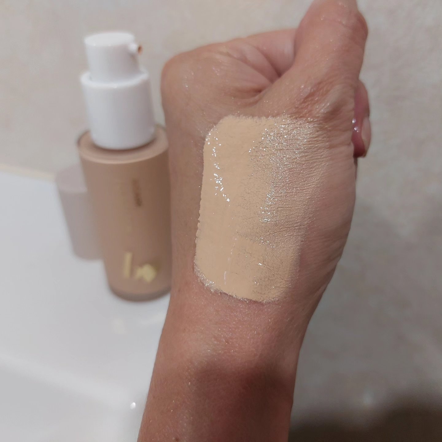 愛されファンデ 02 ナチュラルベージュ/b idol/リキッドファンデーションを使ったクチコミ（3枚目）