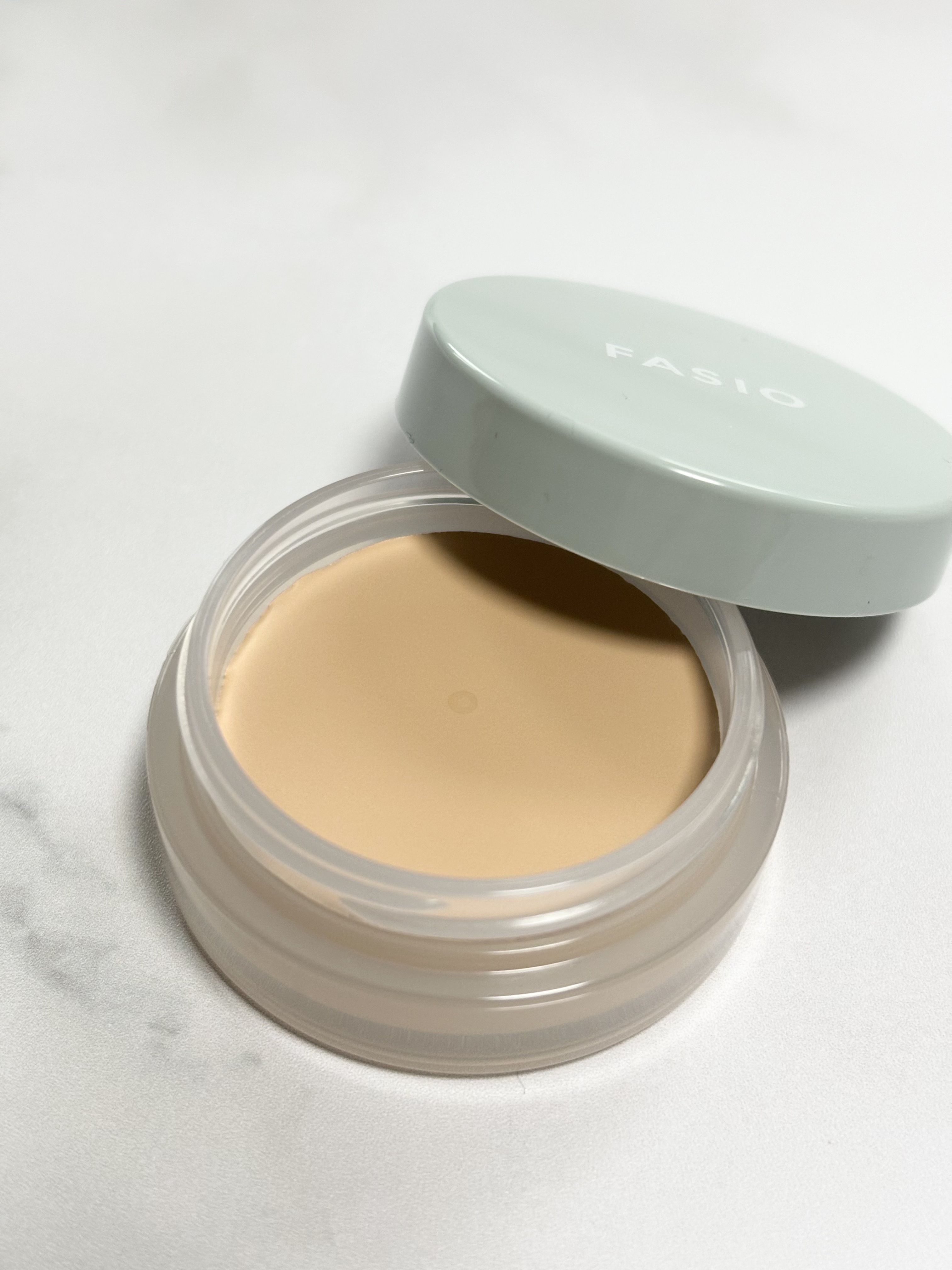 ウルトラカバー コンシーラー WP/FASIO/クリームコンシーラーを使ったクチコミ（2枚目）